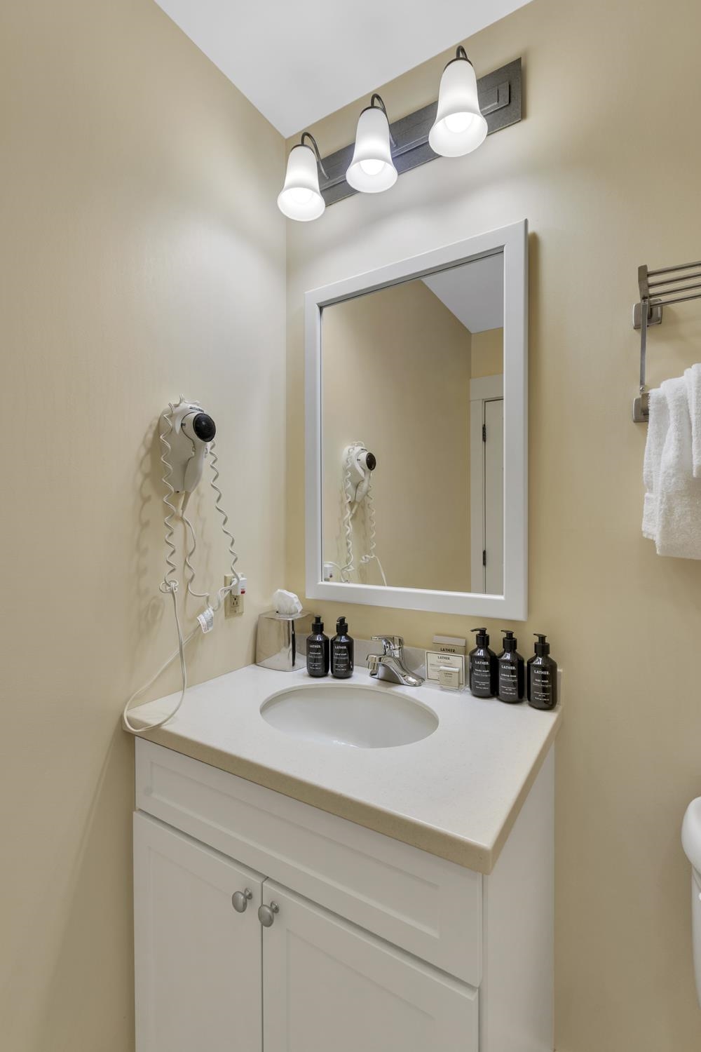 418 Q2 Jackson Gore Inn Unit: 418 QII