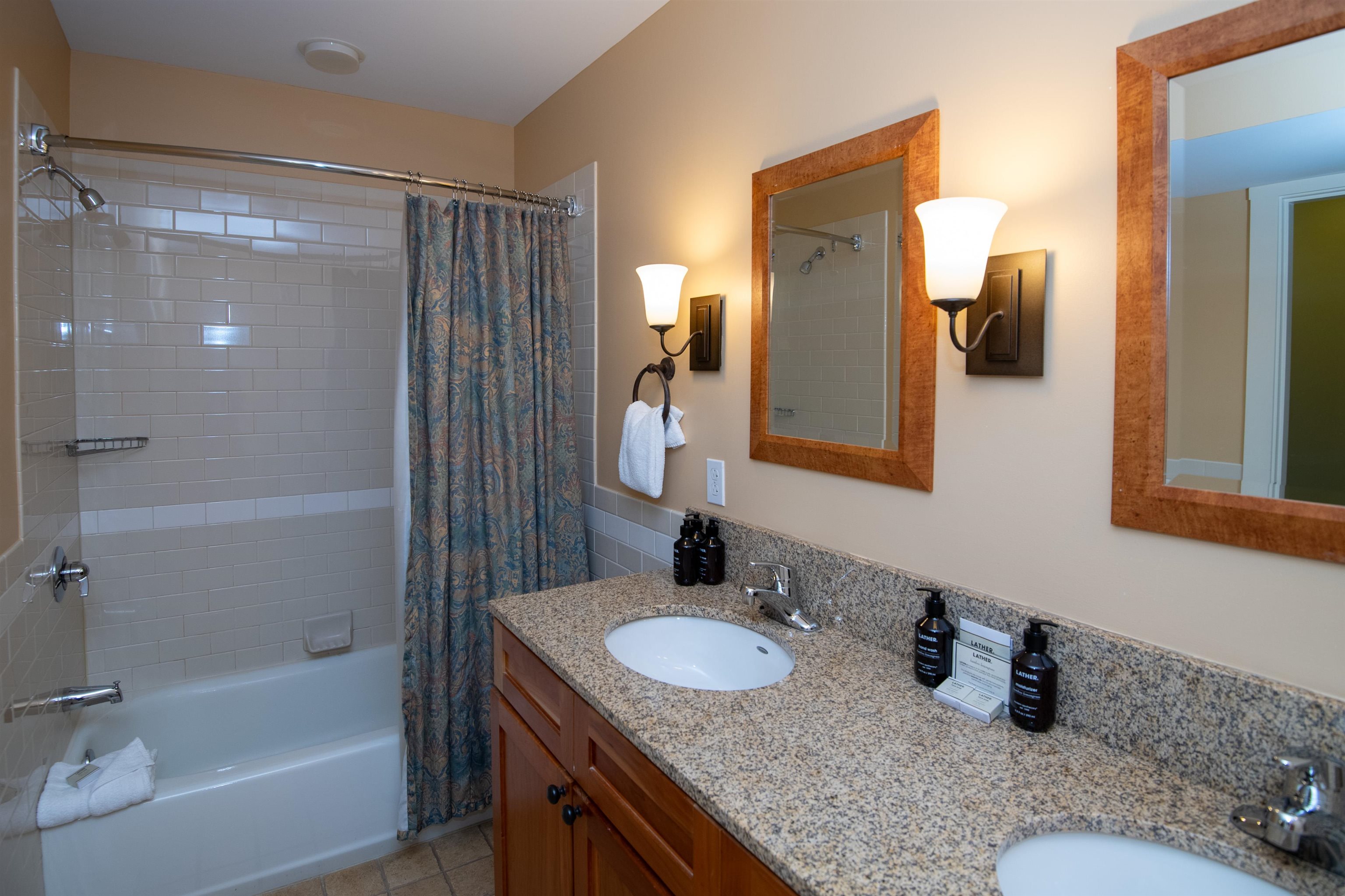 705/707 Qtr. I V Adams House