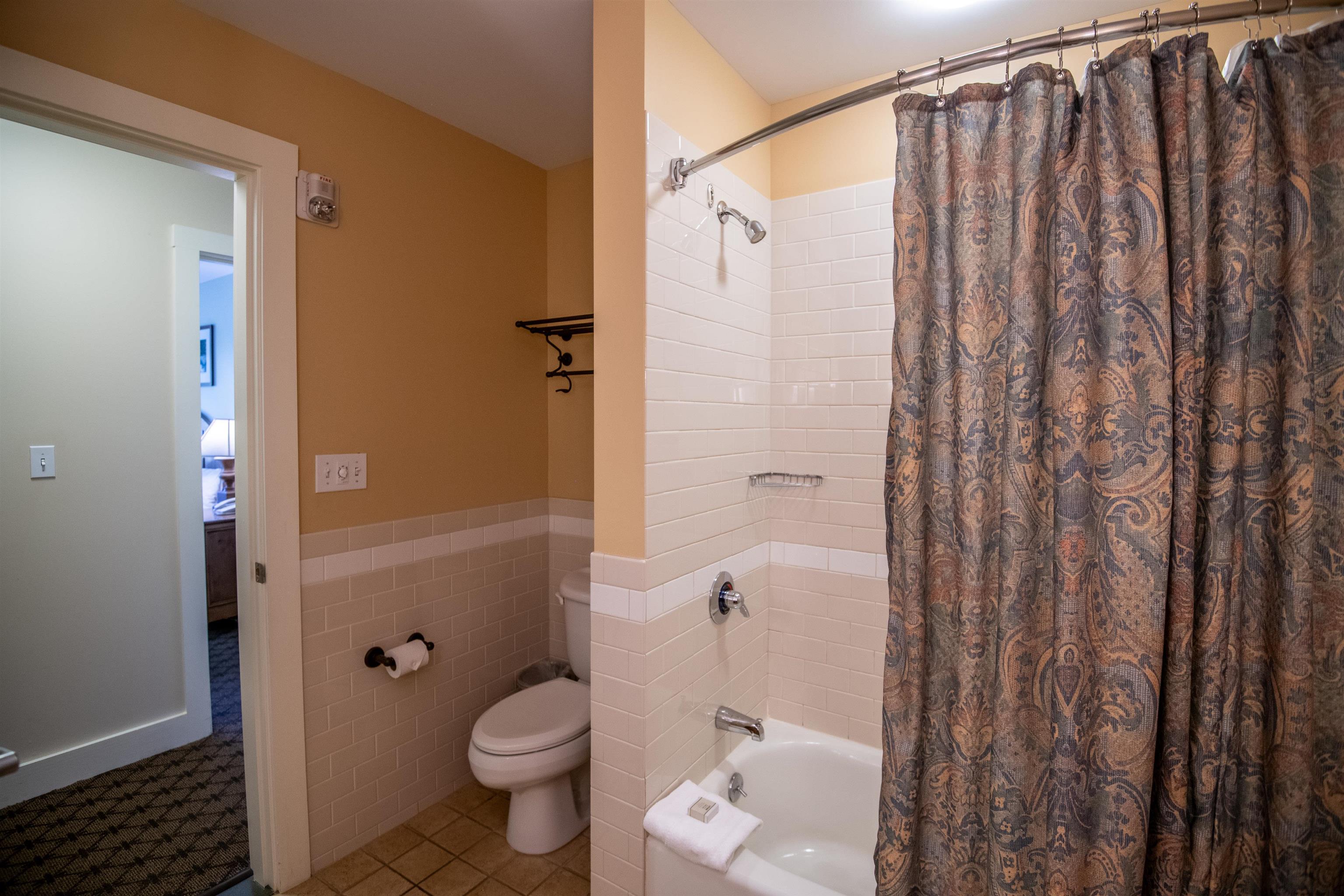 705/707 Qtr. I V Adams House