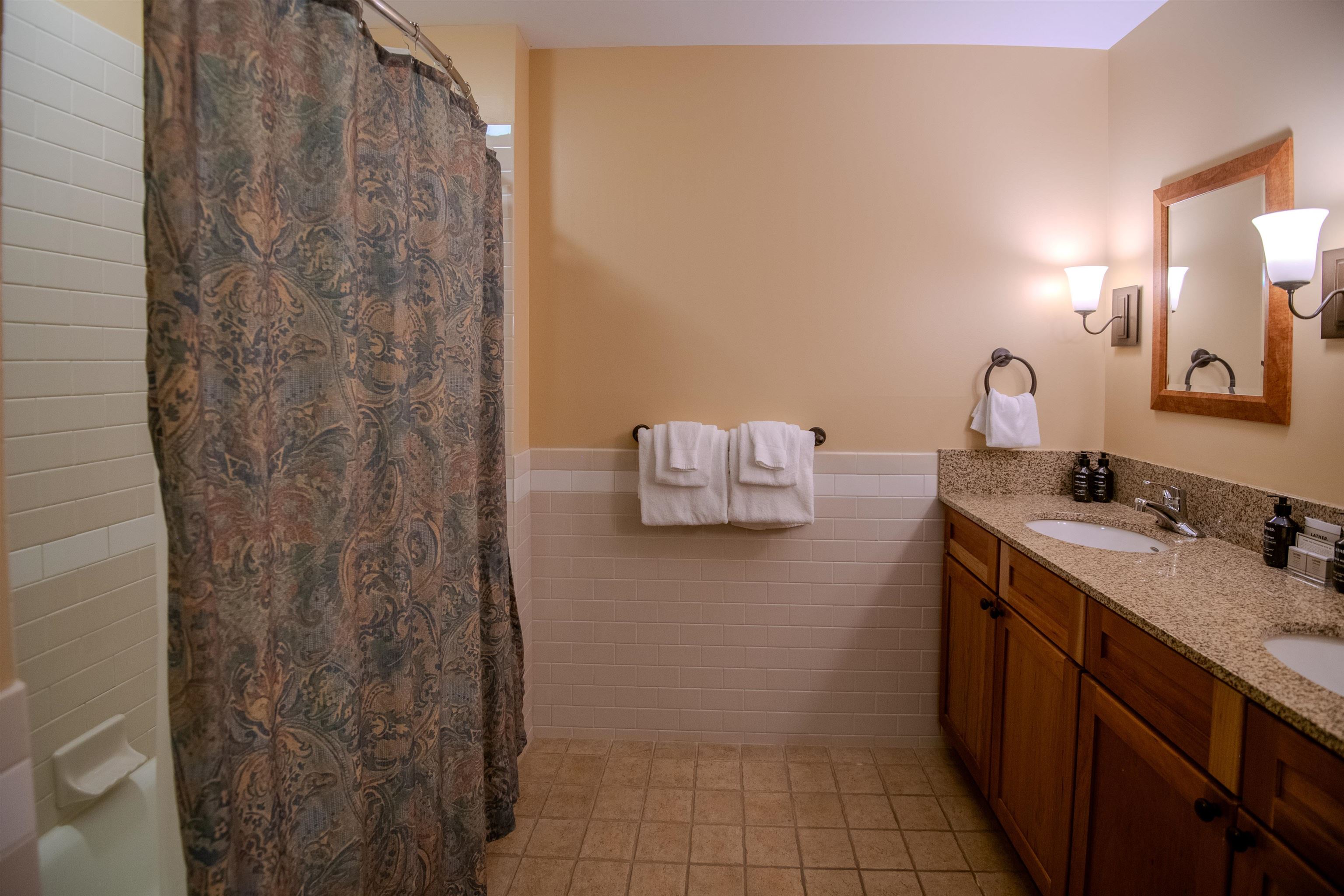 705/707 Qtr. I V Adams House