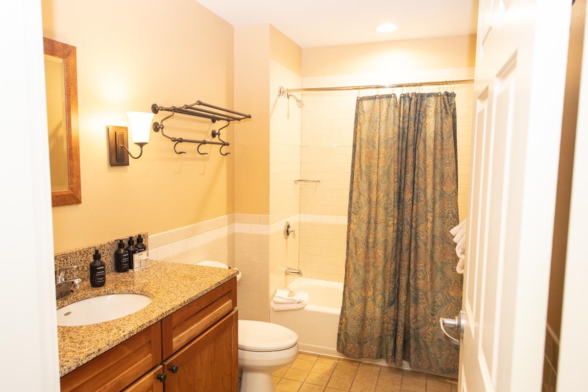 820/822 Qtr. I I Adams House