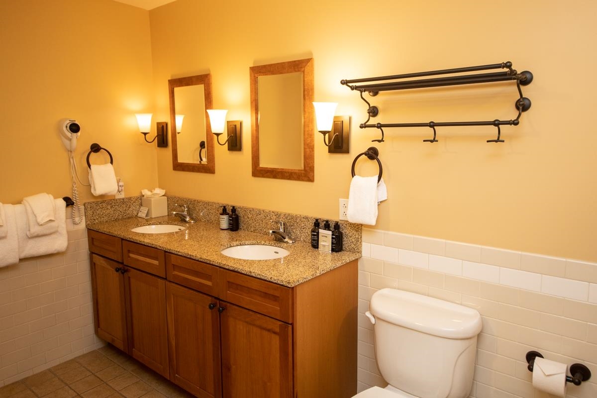 820/822 Qtr. I I Adams House