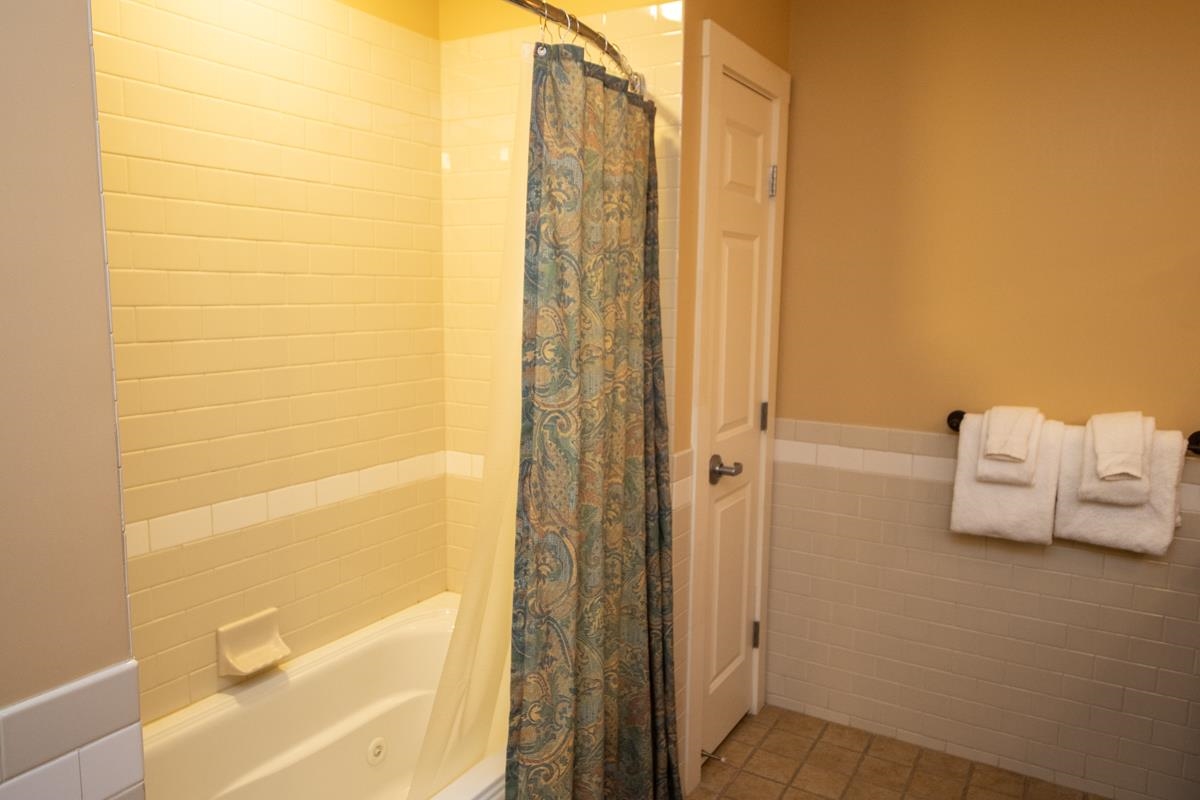 820/822 Qtr. I I Adams House