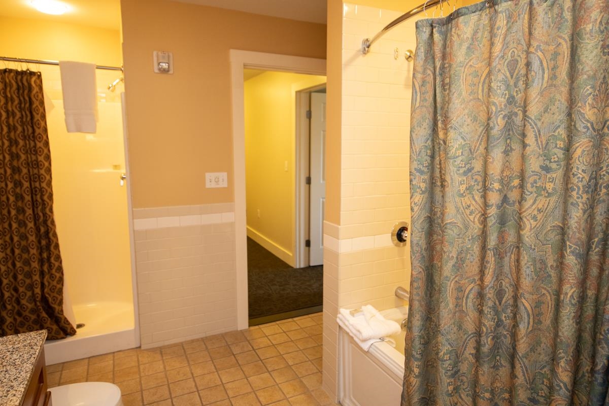 820/822 Qtr. I I Adams House