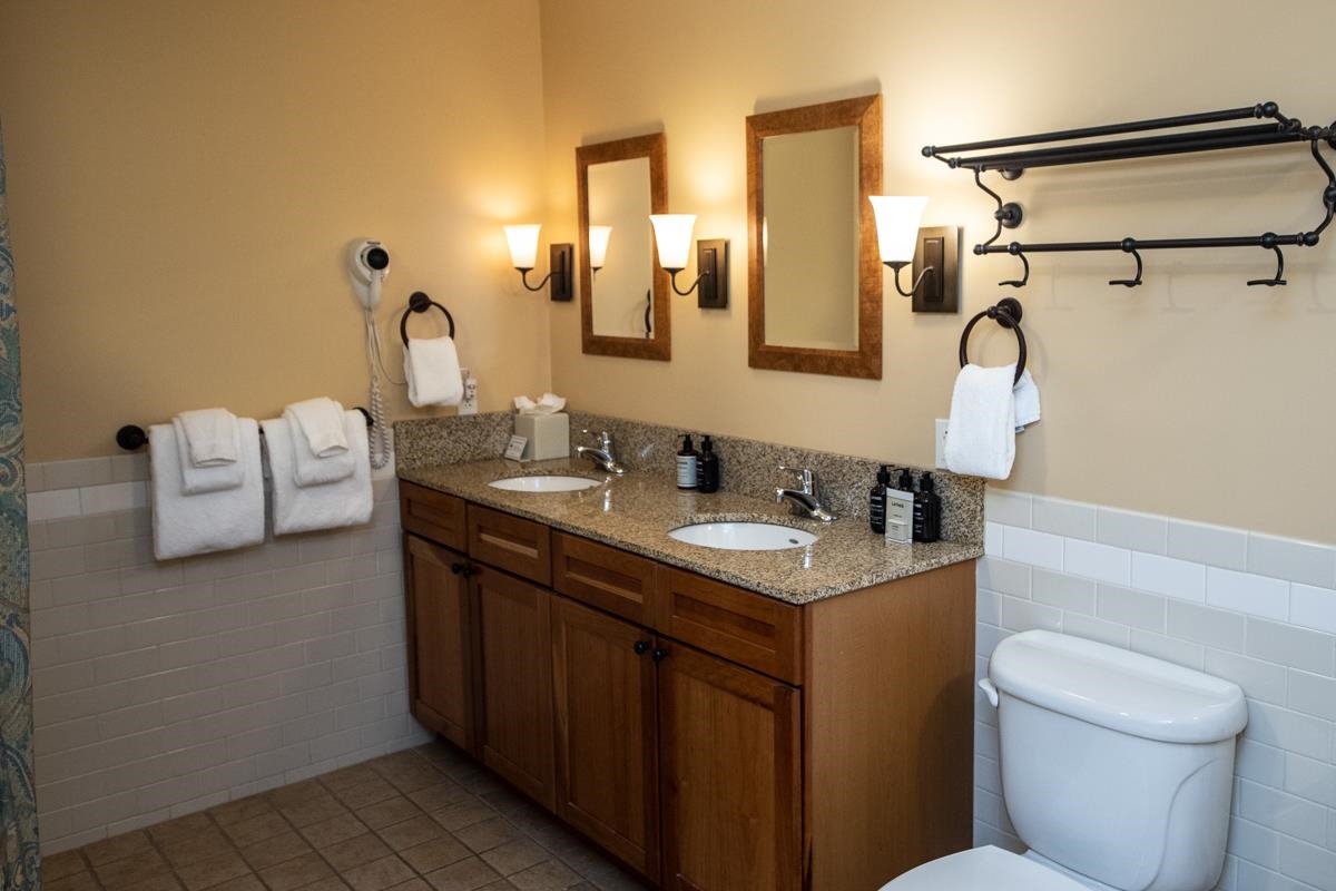 820/822 Qtr. I I Adams House