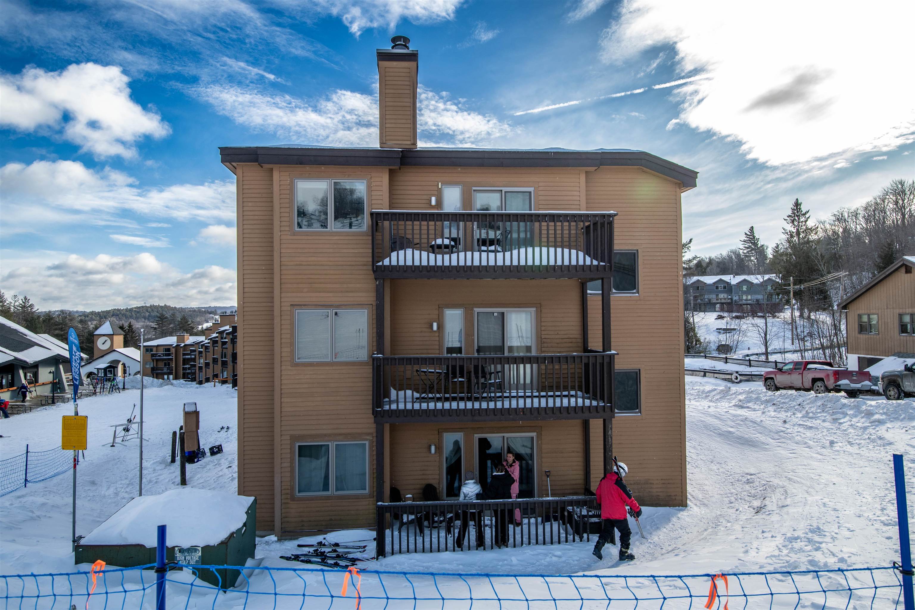 350 Mountain Road Unit: B207