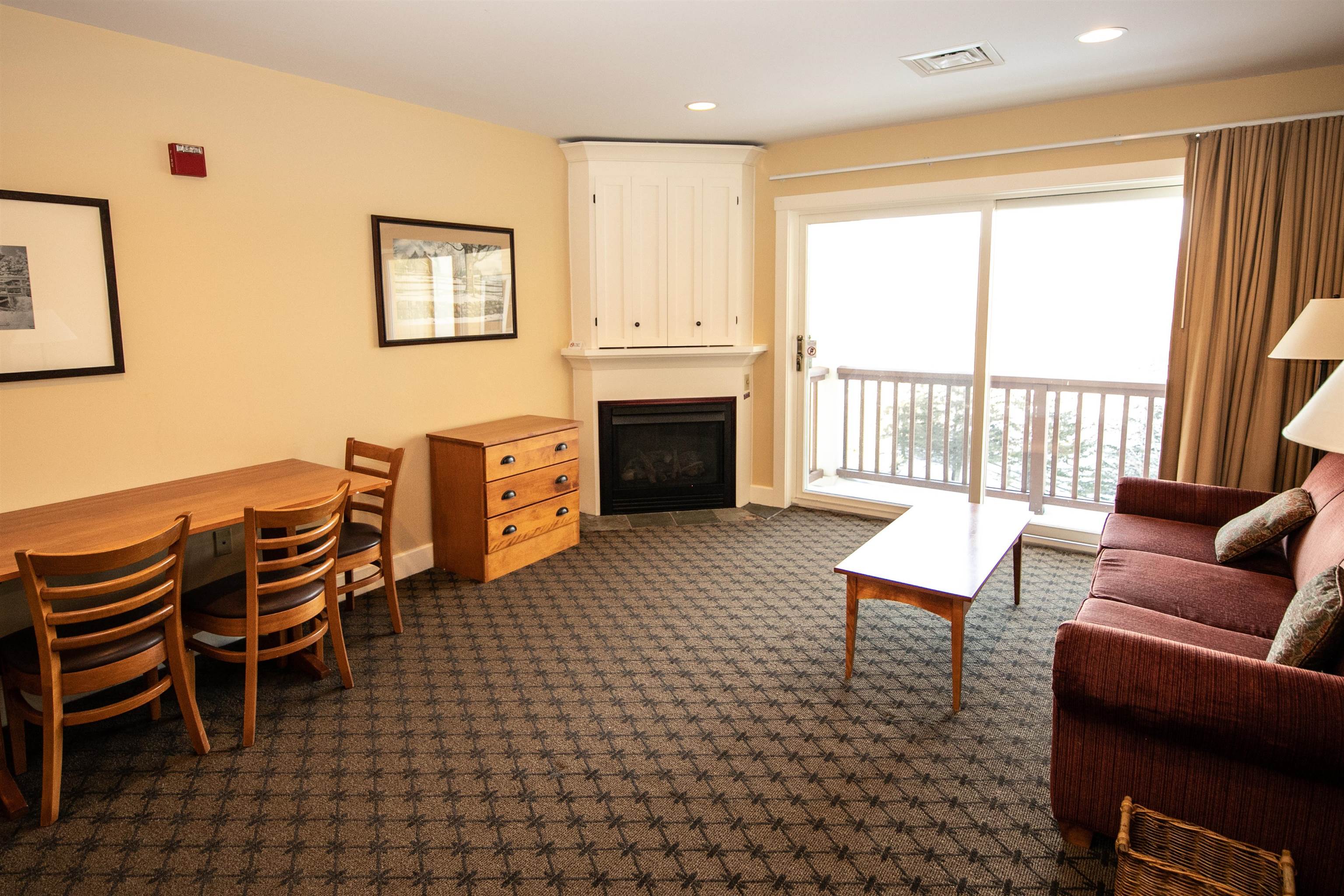 382/384 Qtr. I V Jackson Gore Inn