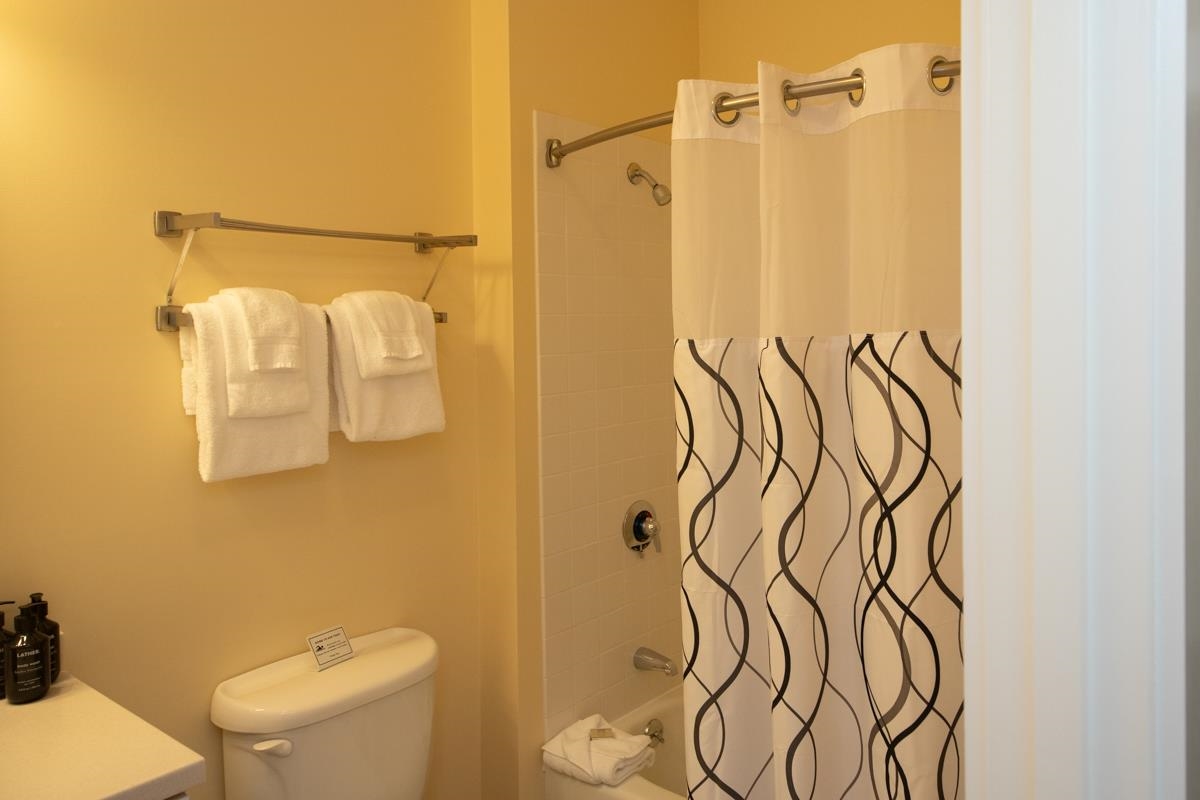 444/446 Qtr. I I I Jackson Gore Inn