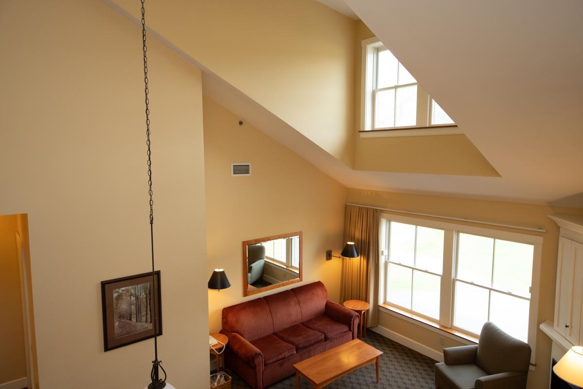 444/446 Qtr. I I I Jackson Gore Inn