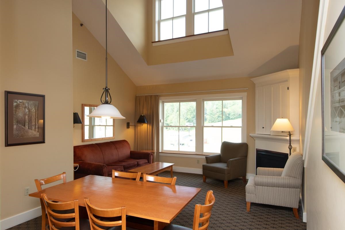 444/446 Qtr. I I I Jackson Gore Inn