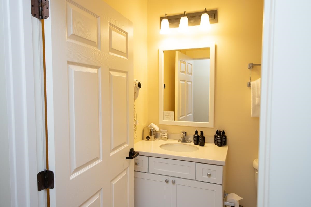 444/446 Qtr. I I I Jackson Gore Inn