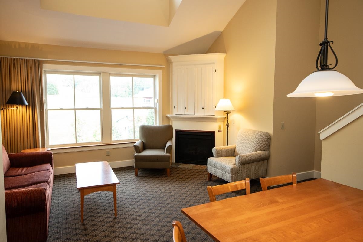 444/446 Qtr. I I I Jackson Gore Inn