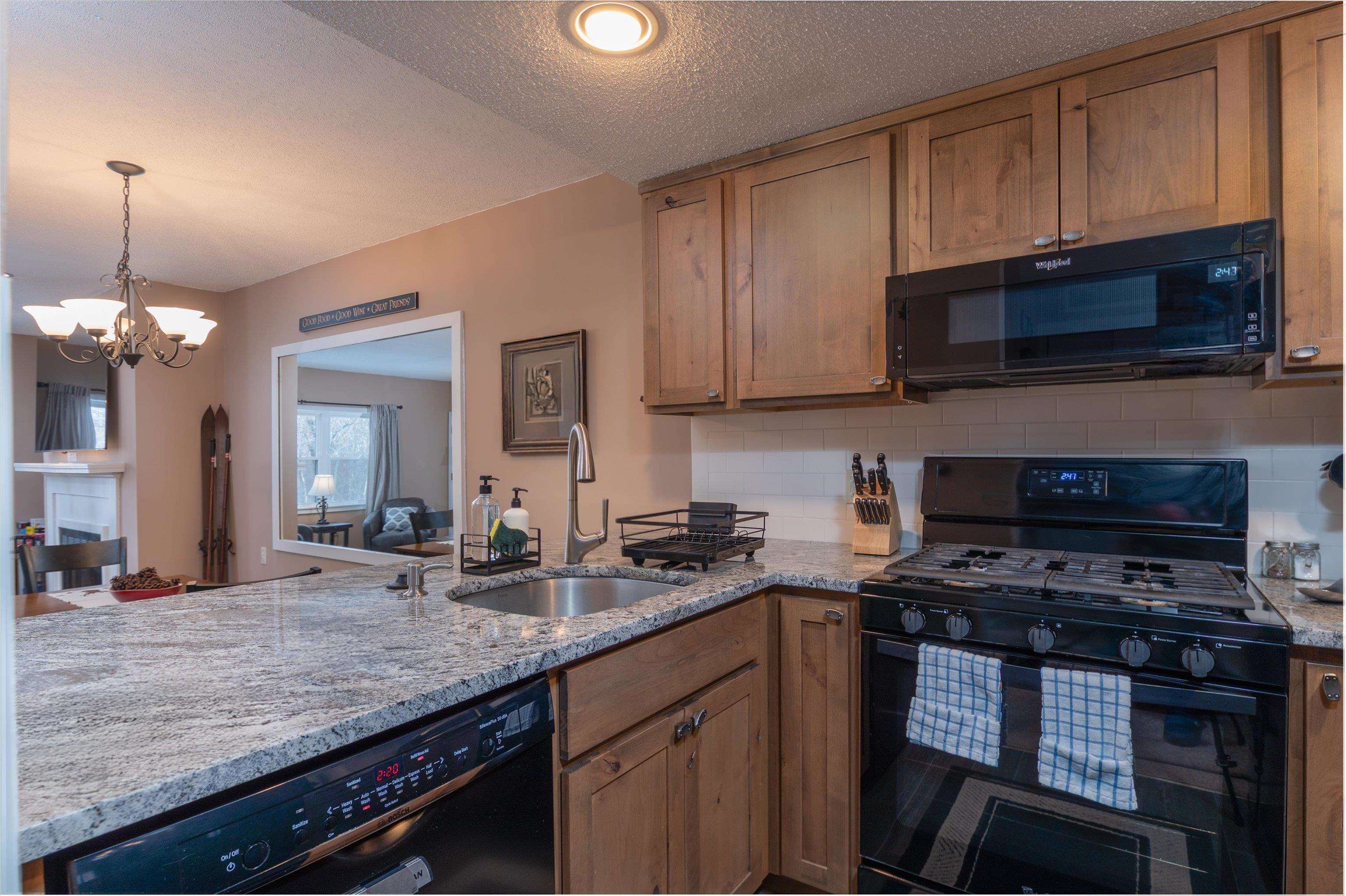 19 White Loop Unit: A103