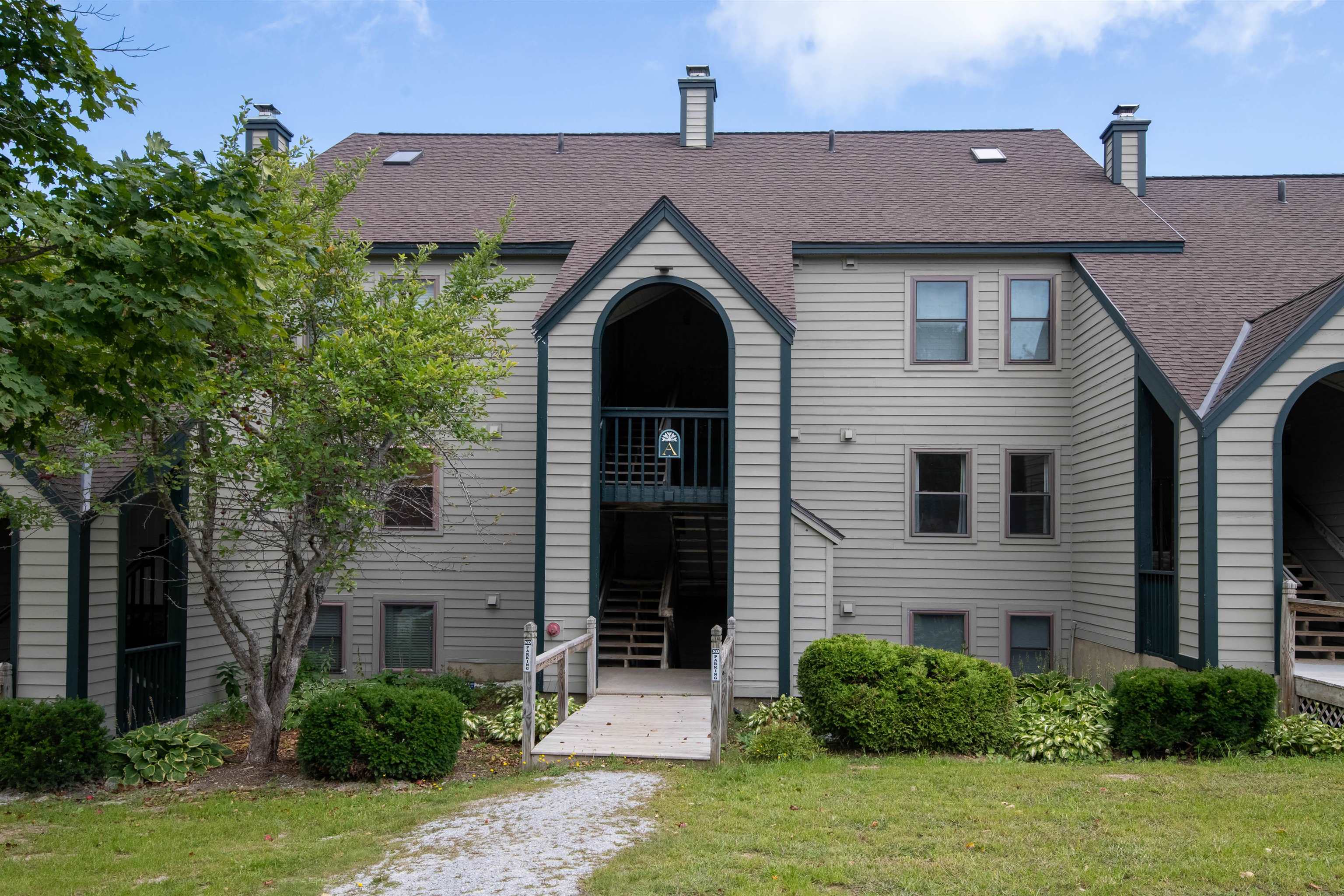 19 White Loop Unit: A103