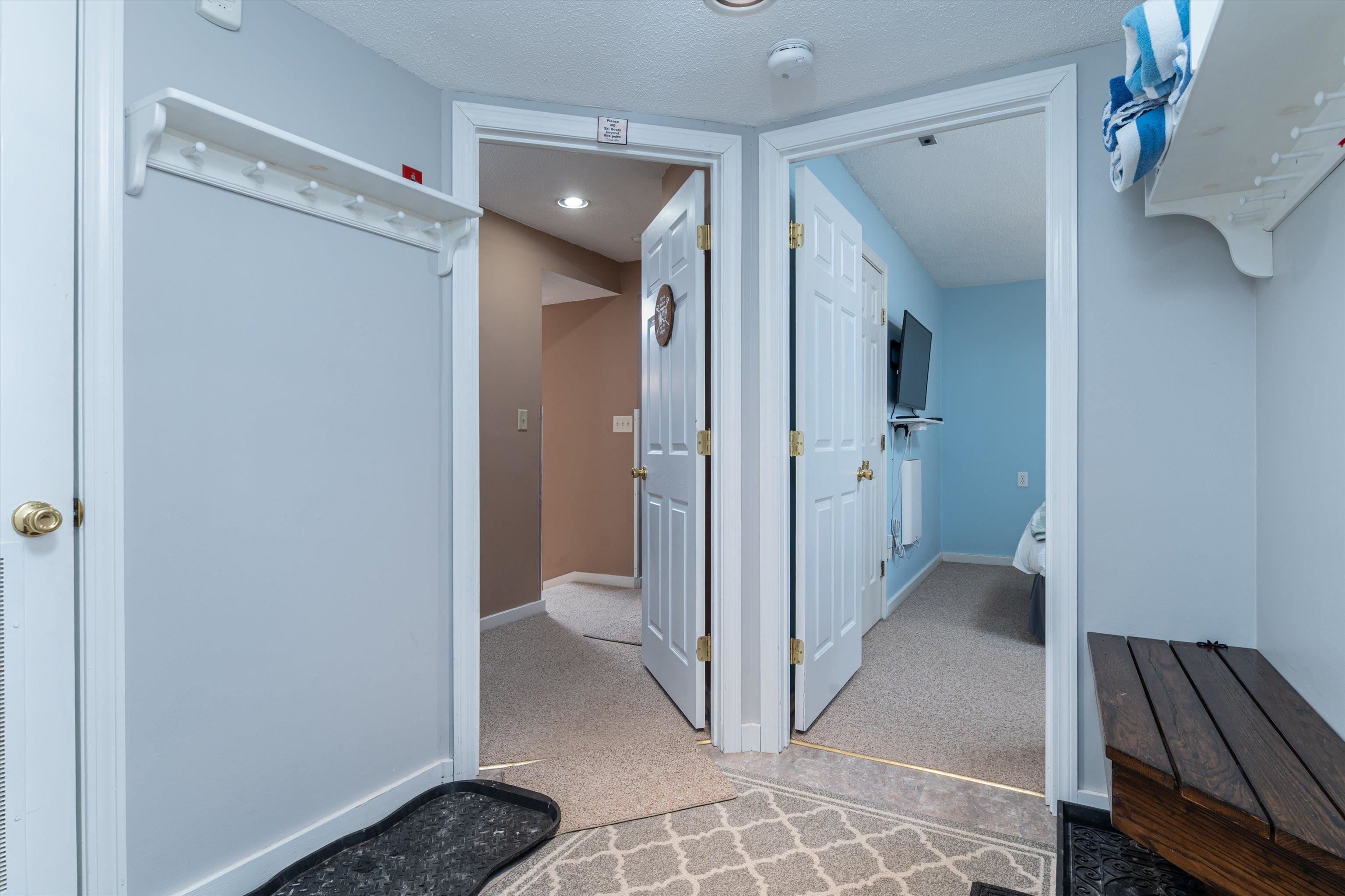 19 White Loop Unit: A103