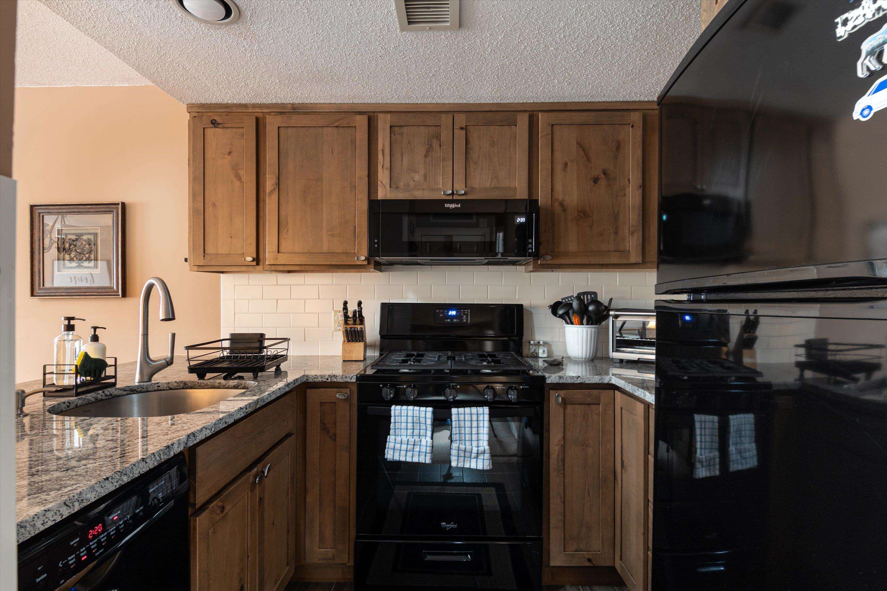 19 White Loop Unit: A103