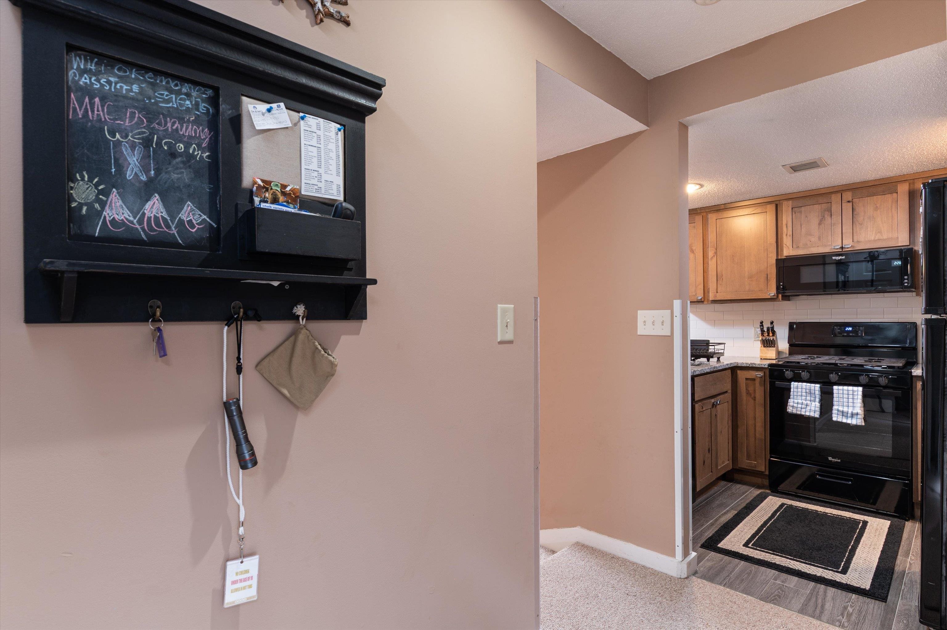 19 White Loop Unit: A103