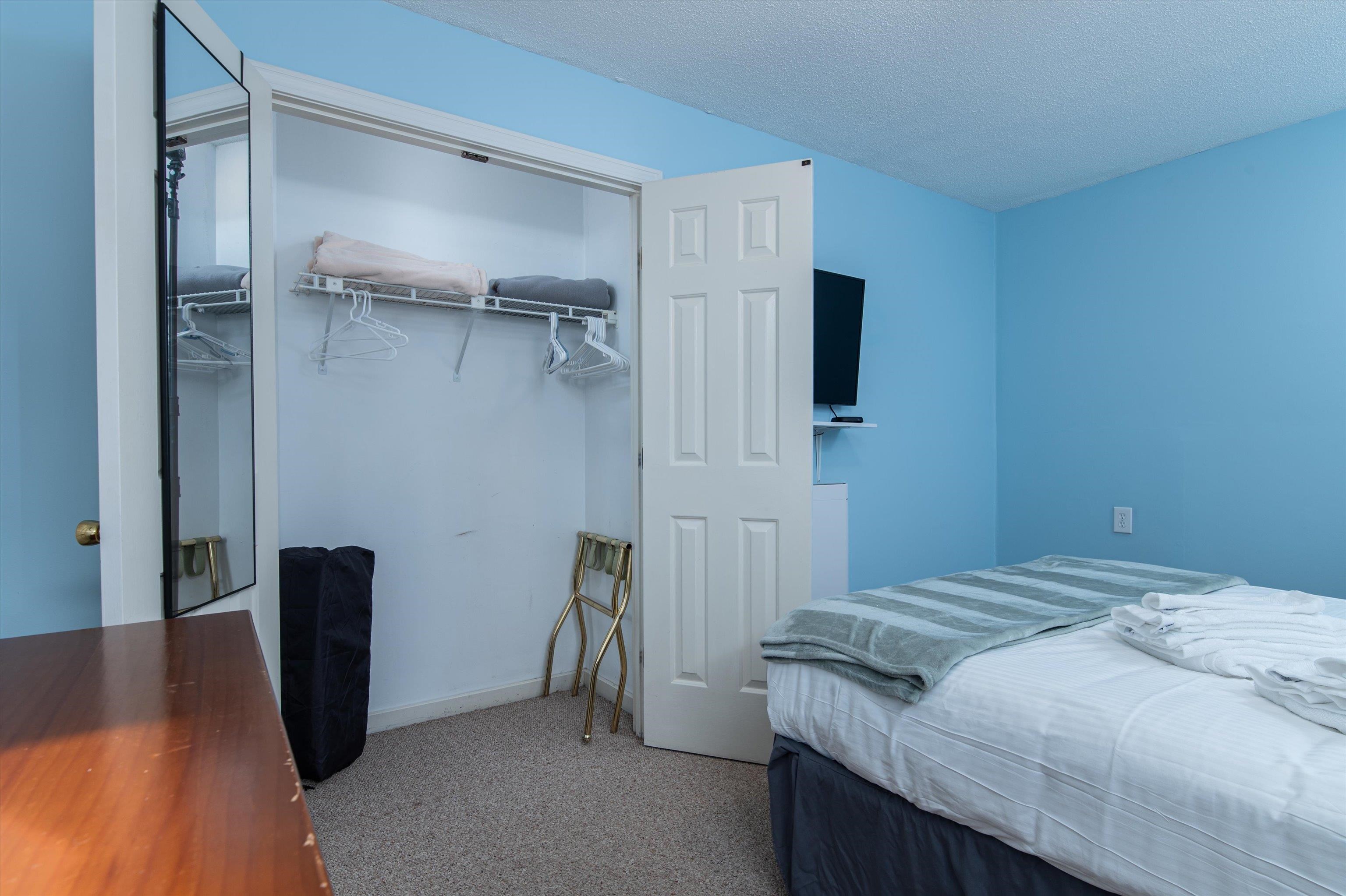 19 White Loop Unit: A103