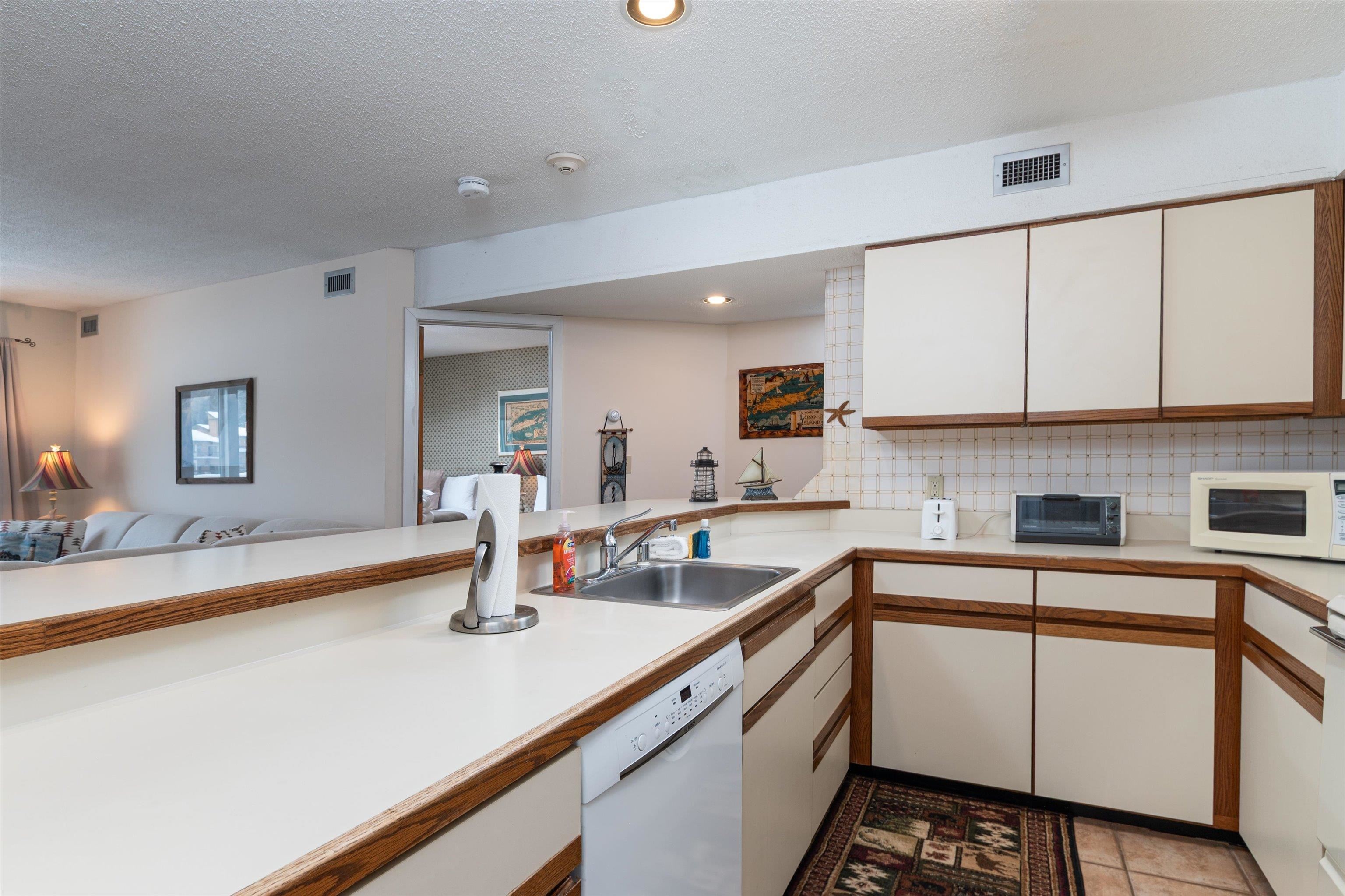 350 Mountain Road Unit: B305