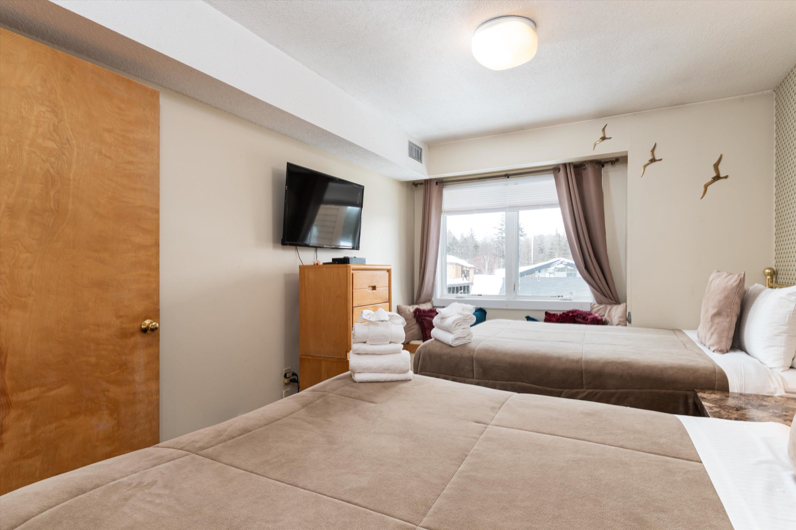 350 Mountain Road Unit: B305