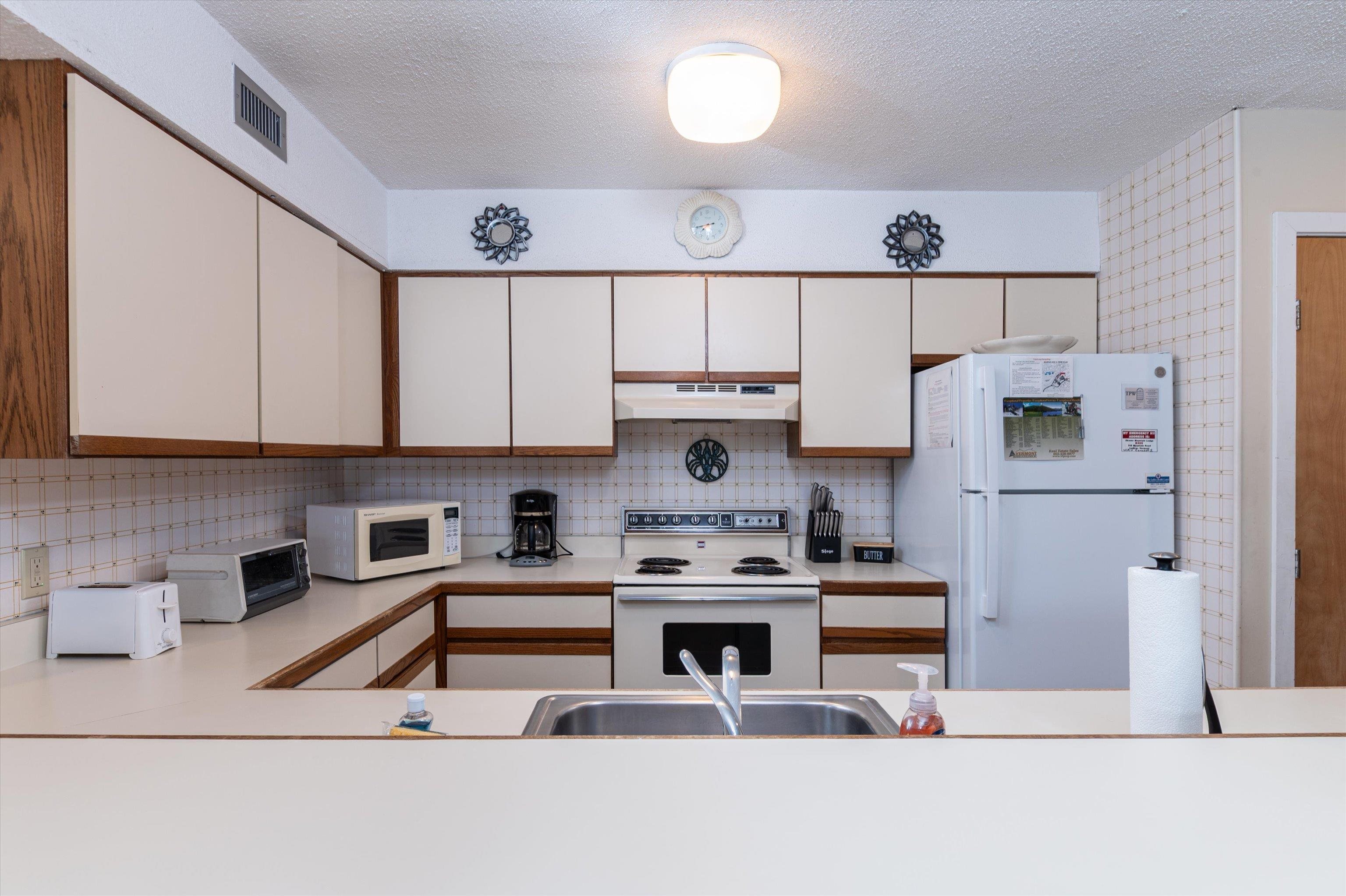 350 Mountain Road Unit: B305