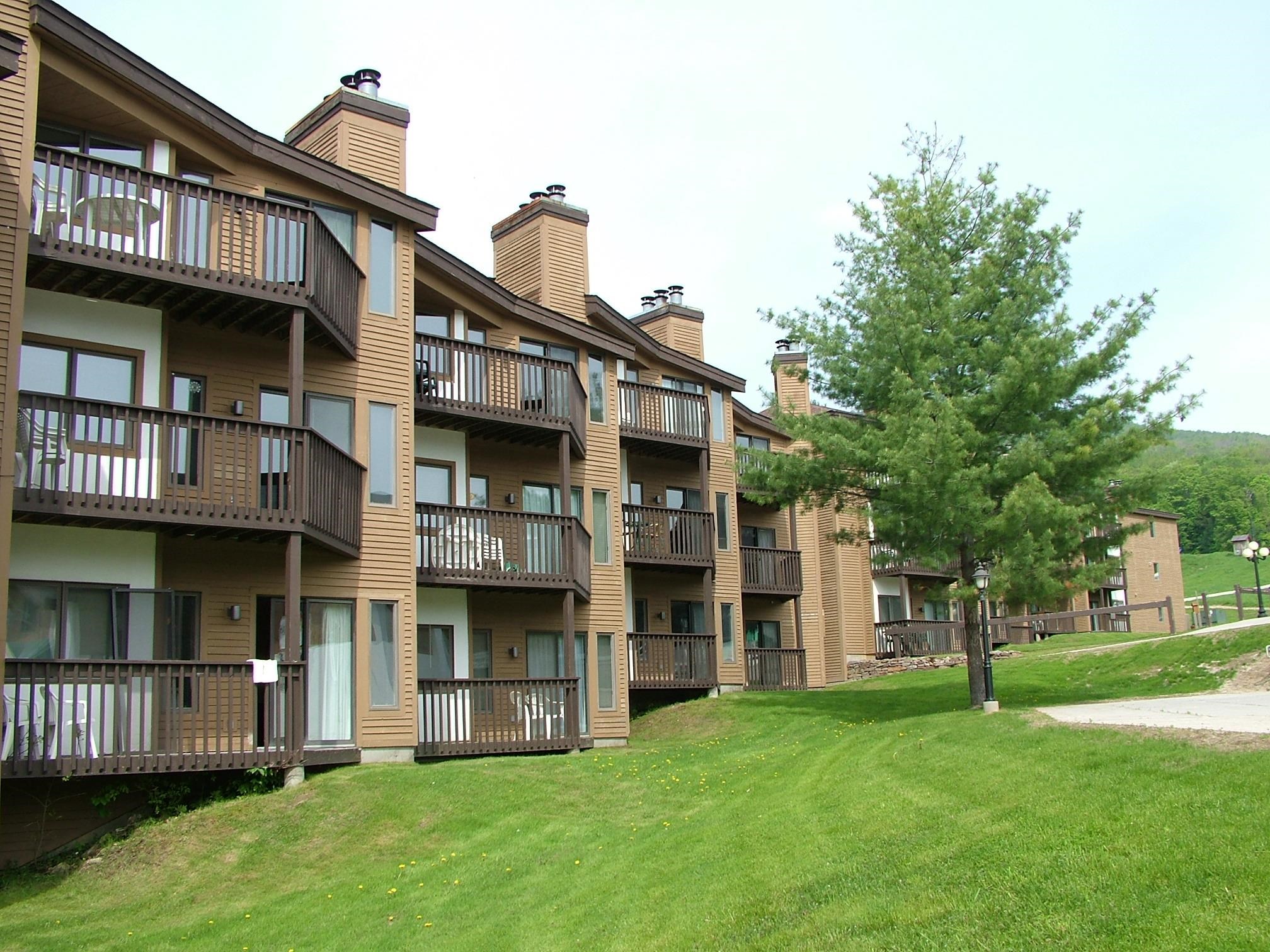 350 Mountain Road Unit: B305