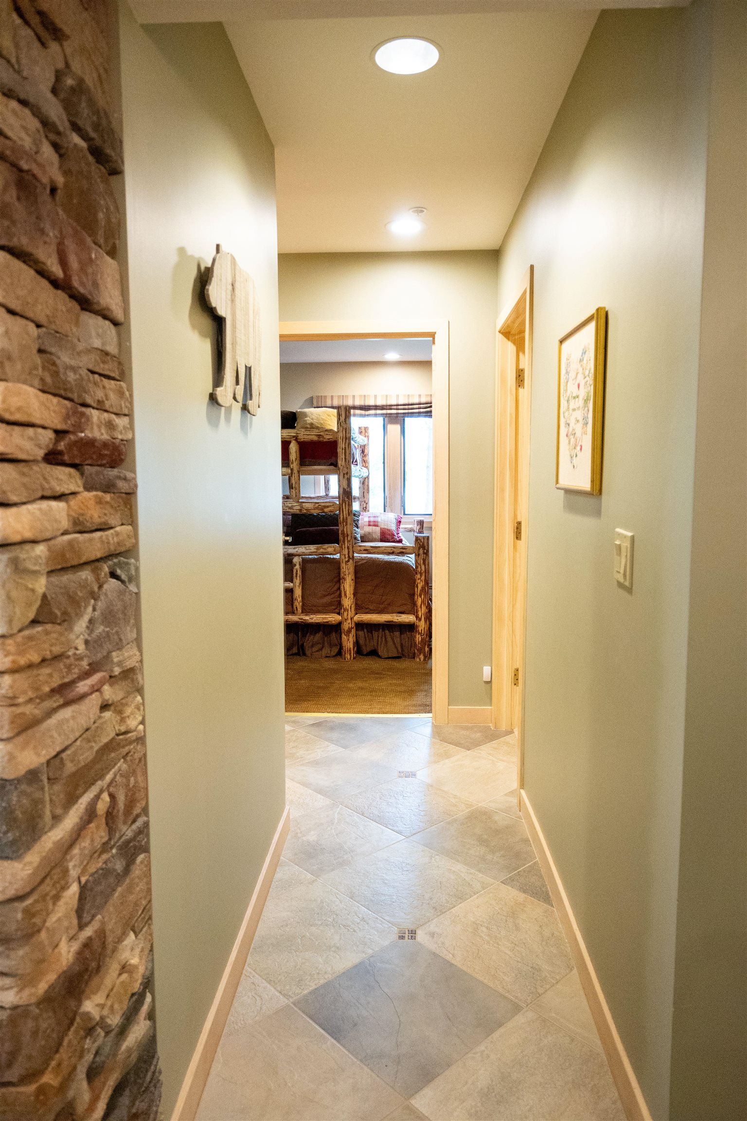 145 Ledgewood Road Unit: D4