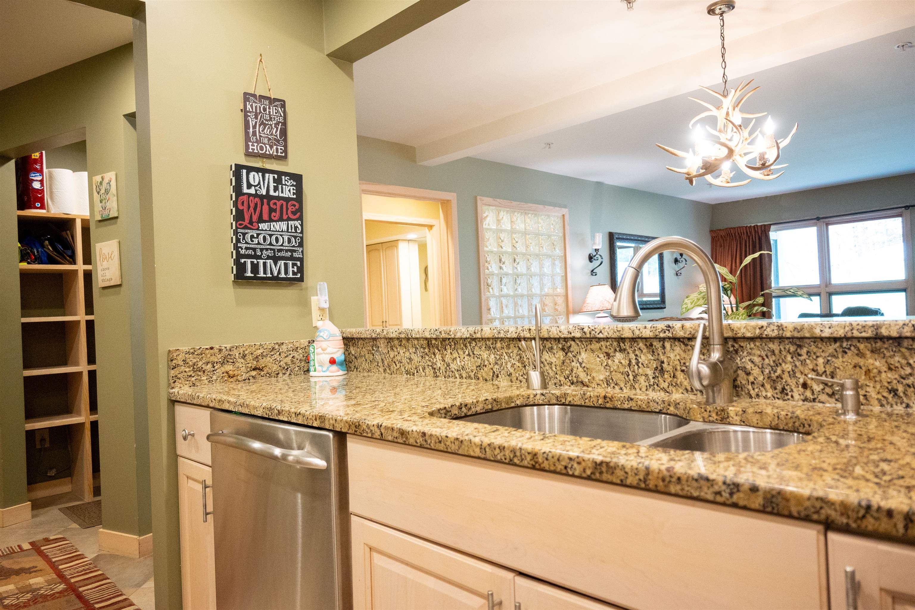 145 Ledgewood Road Unit: D4