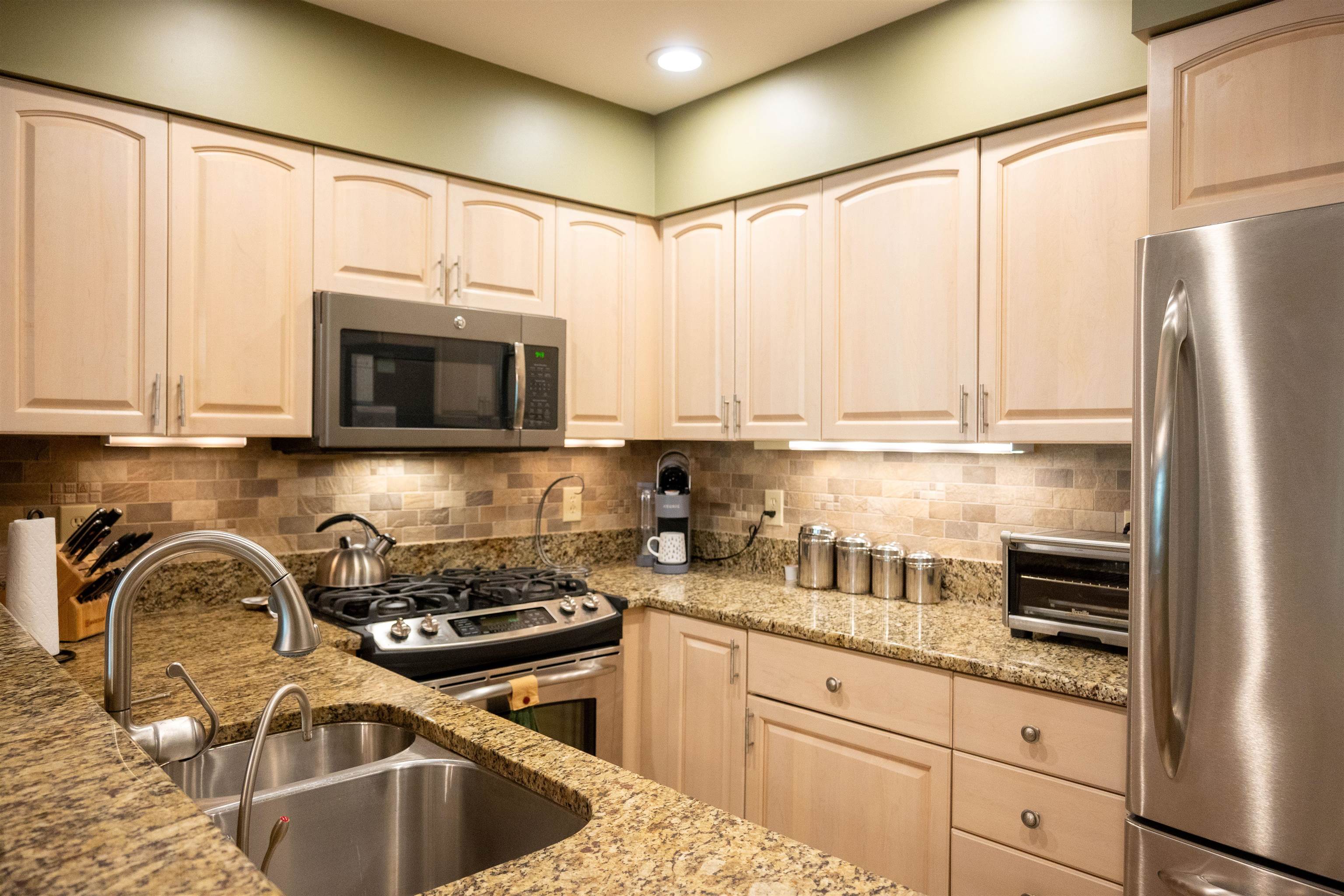 145 Ledgewood Road Unit: D4