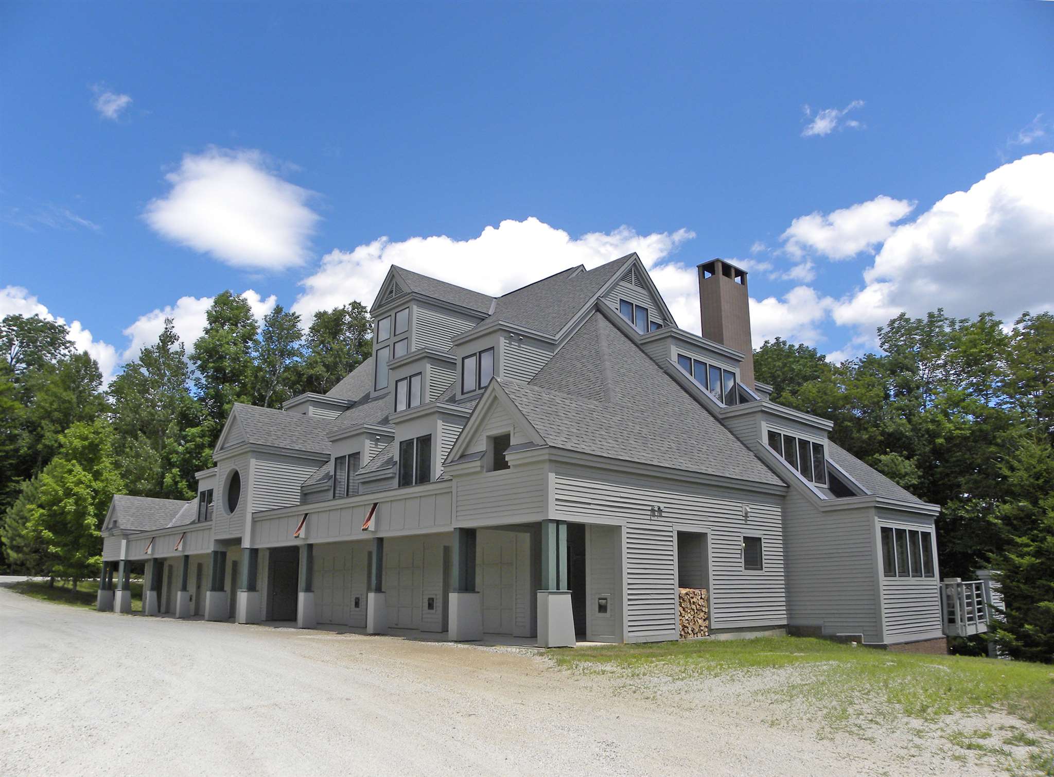 145 Ledgewood Road Unit: D4