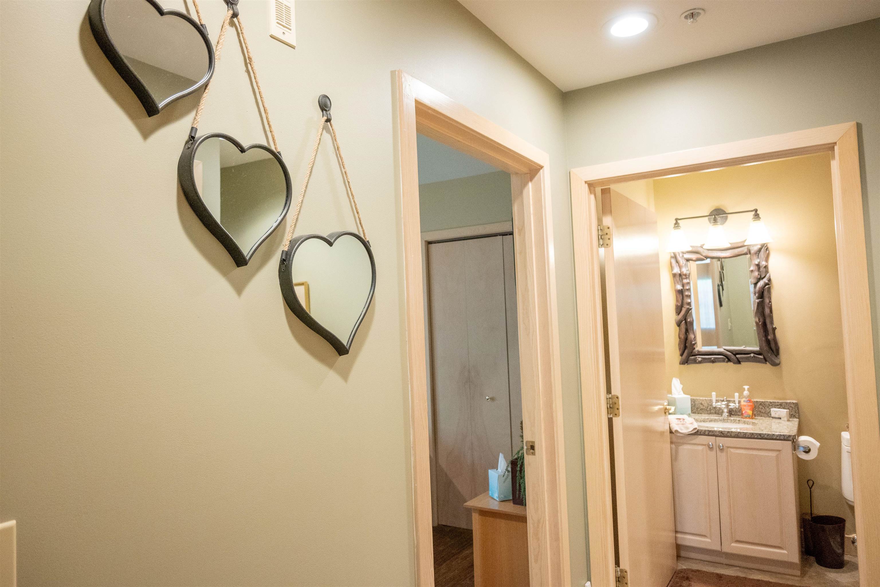 145 Ledgewood Road Unit: D4
