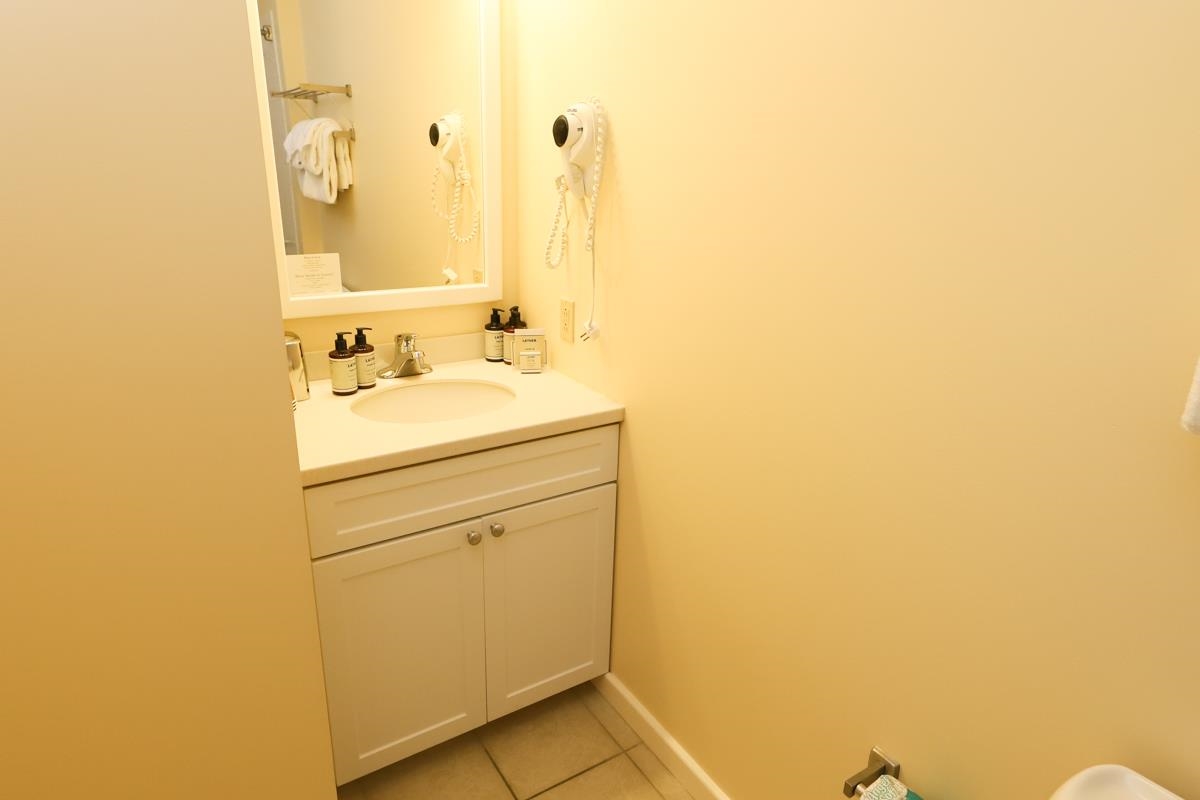 228/230 Qtr. I I I Jackson Gore Inn