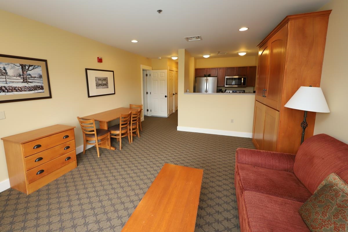 228/230 Qtr. I I I Jackson Gore Inn