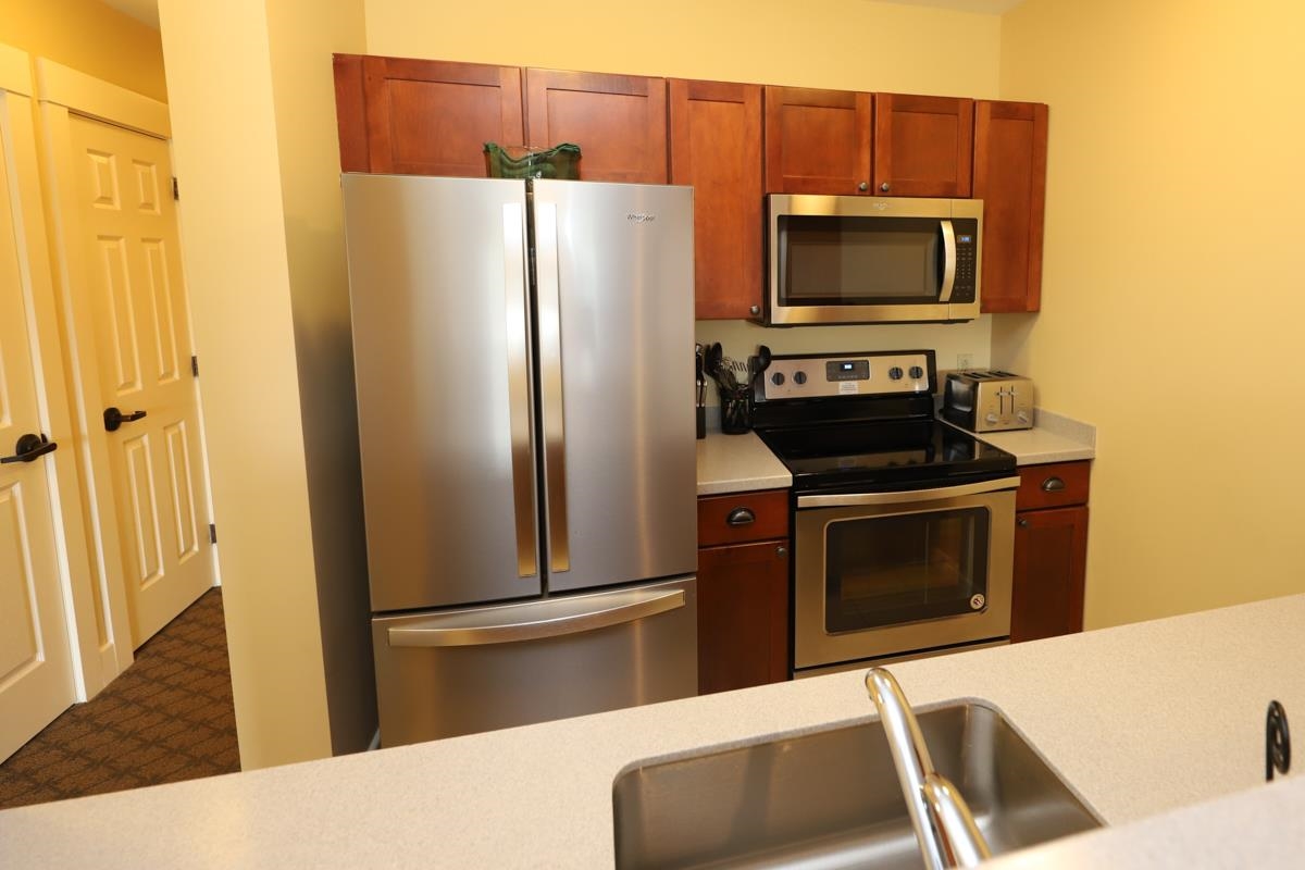 228/230 Qtr. I I I Jackson Gore Inn