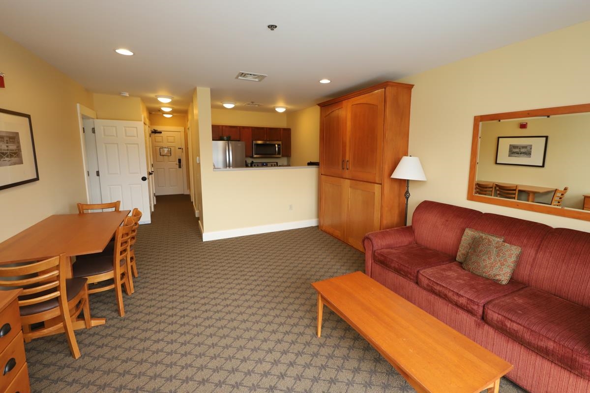 228/230 Qtr. I I I Jackson Gore Inn