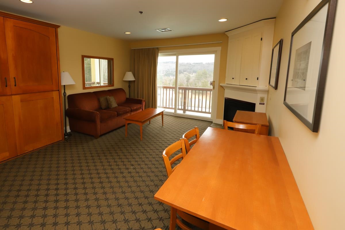 228/230 Qtr. I I I Jackson Gore Inn