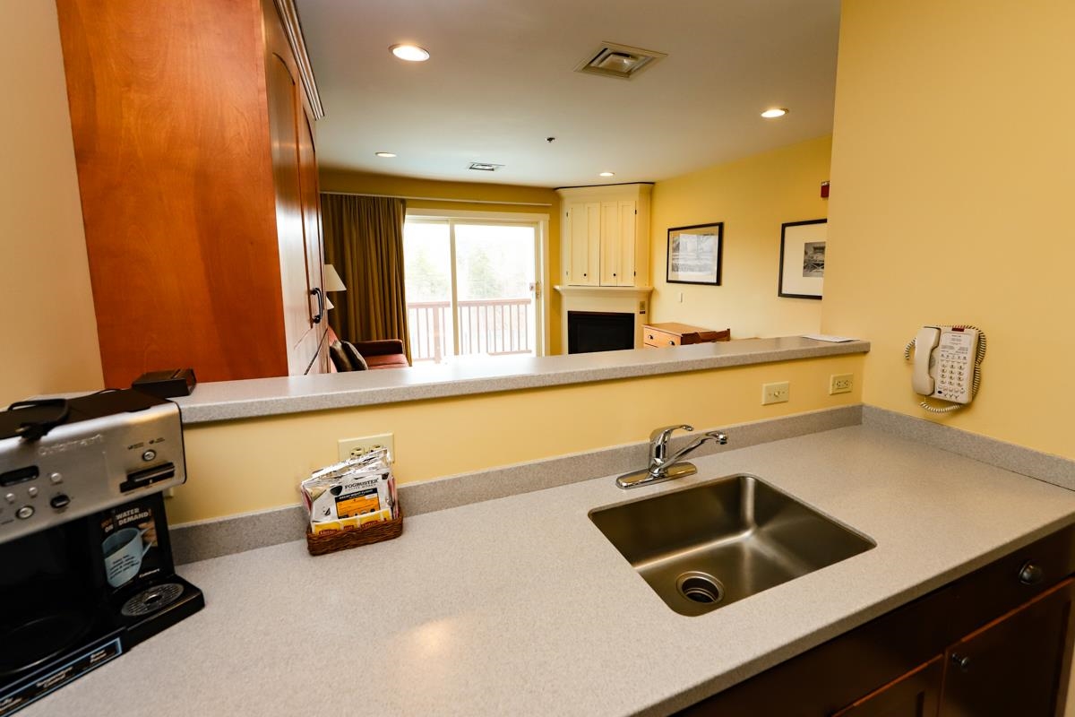 228/230 Qtr. I I I Jackson Gore Inn