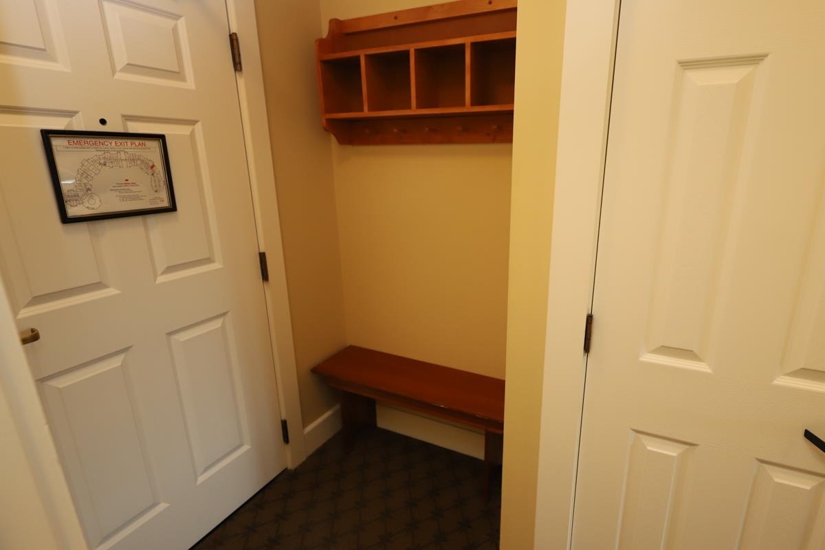 228/230 Qtr. I I I Jackson Gore Inn