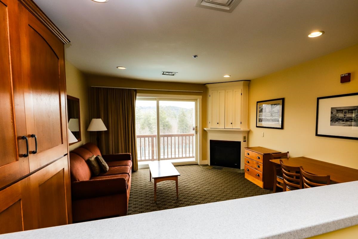 228/230 Qtr. I I I Jackson Gore Inn