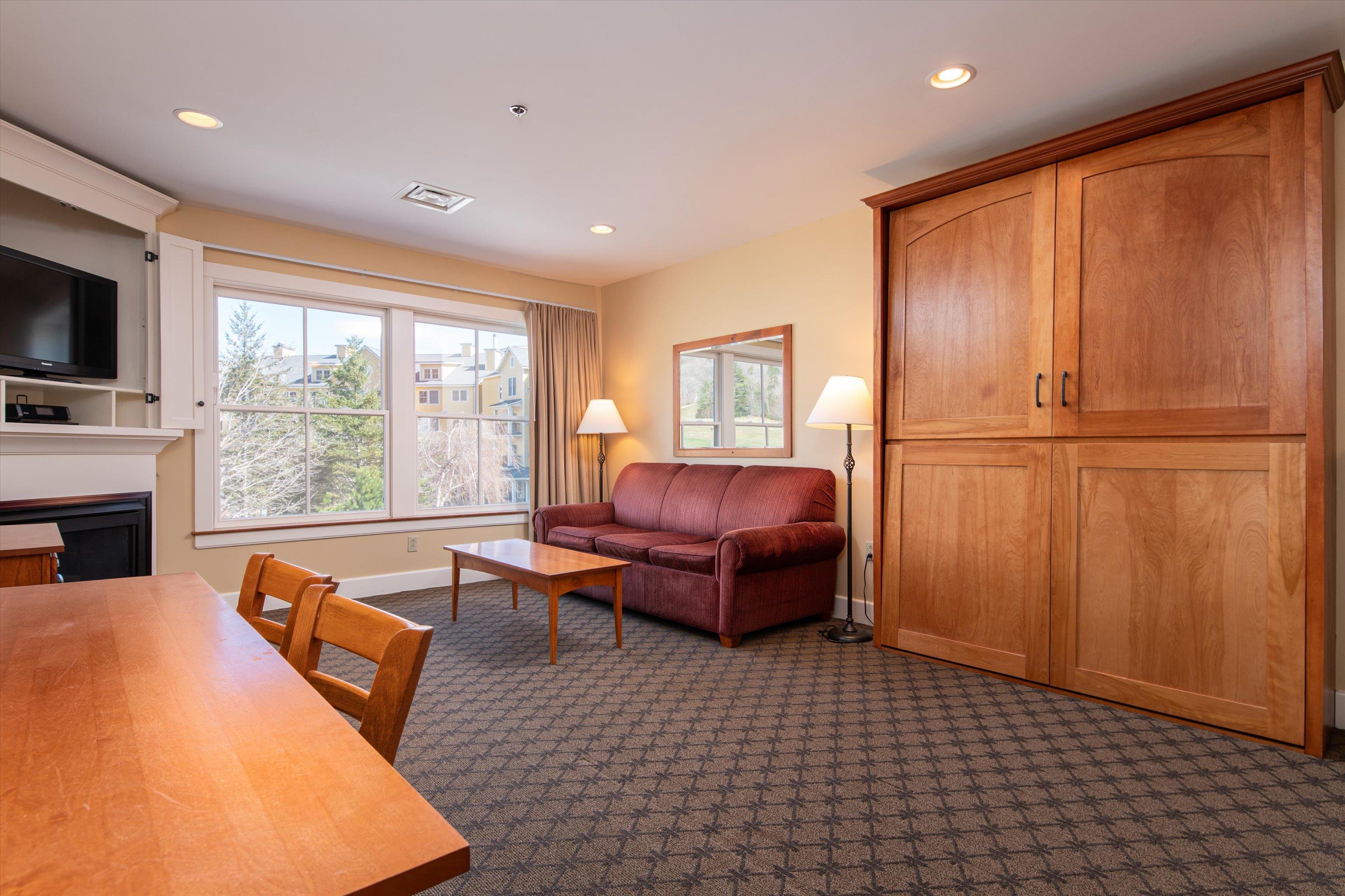 211/213 Qtr. I I Jackson Gore Inn