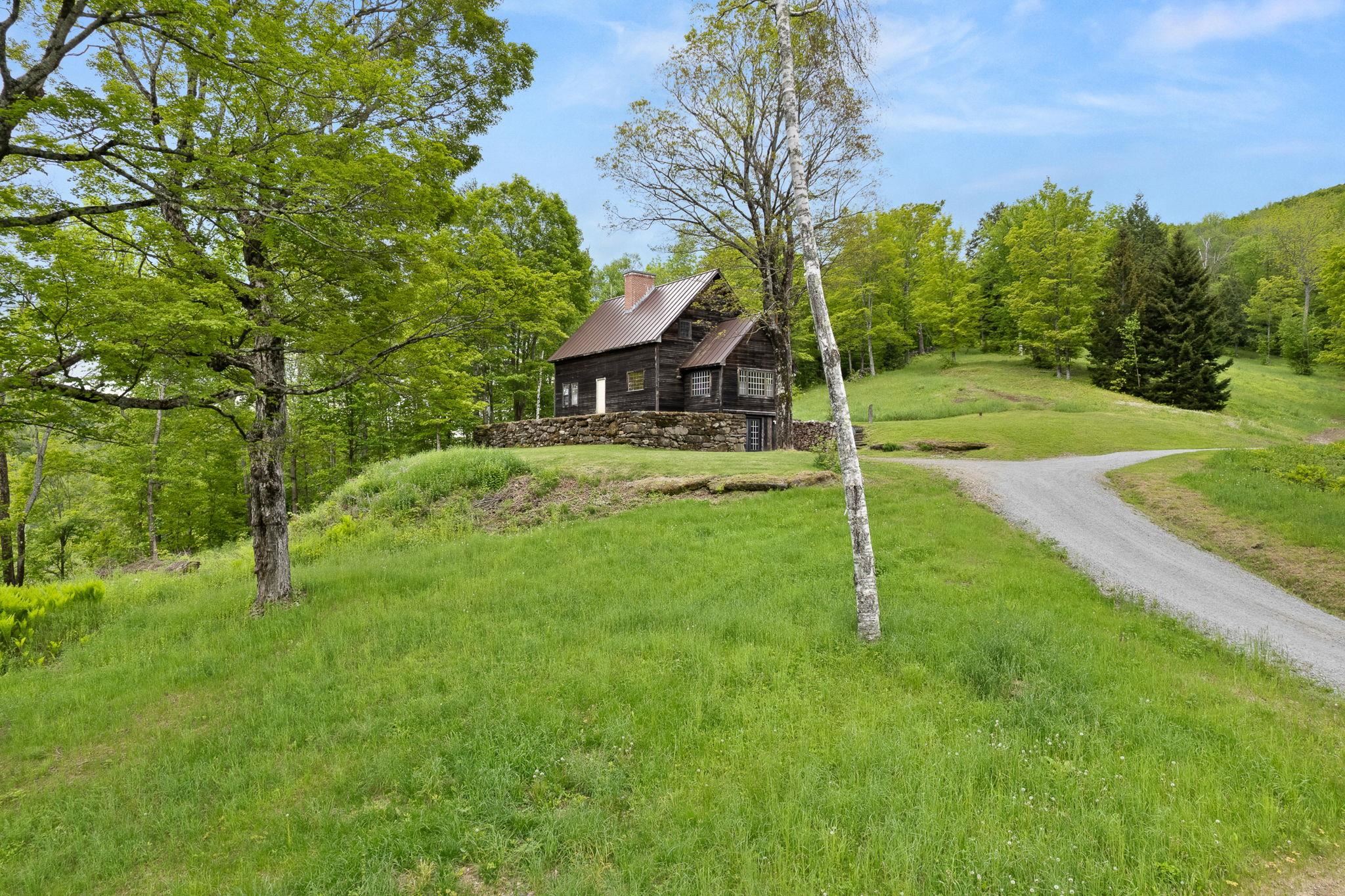 403 Horseshoe Way