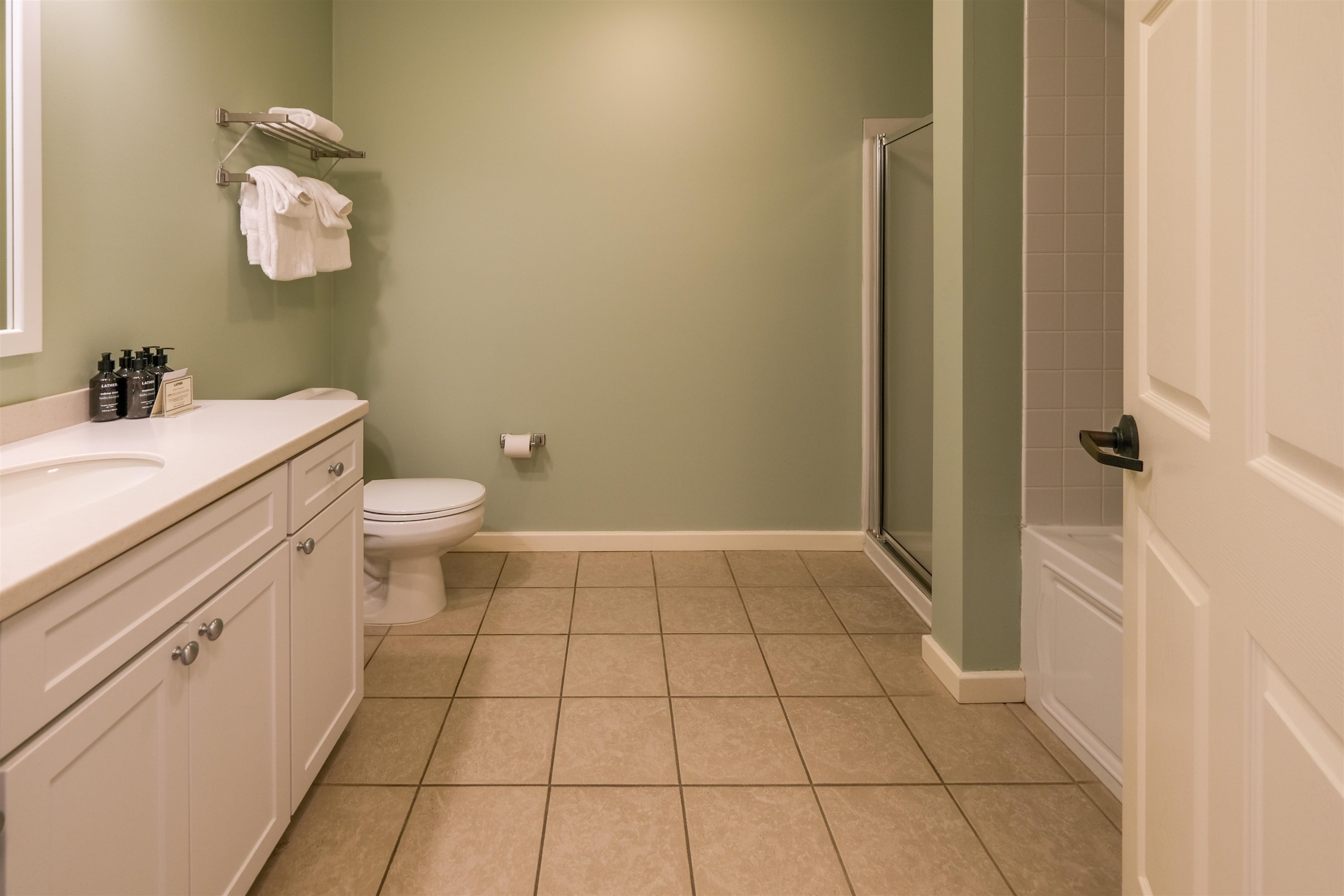 342/344 Jackson Gore Inn Unit: 342/344 Q1