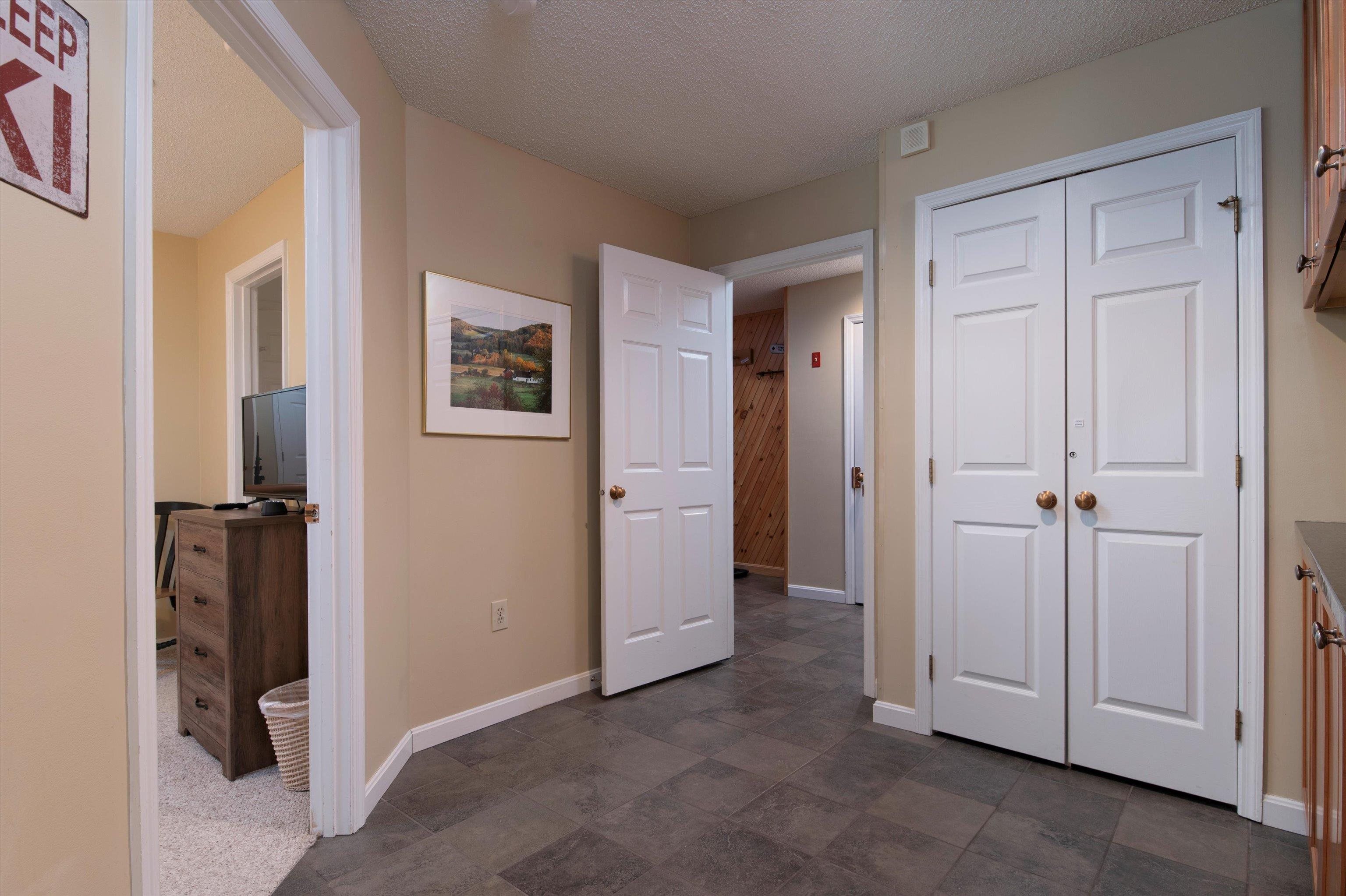 81 White Loop Unit: F102