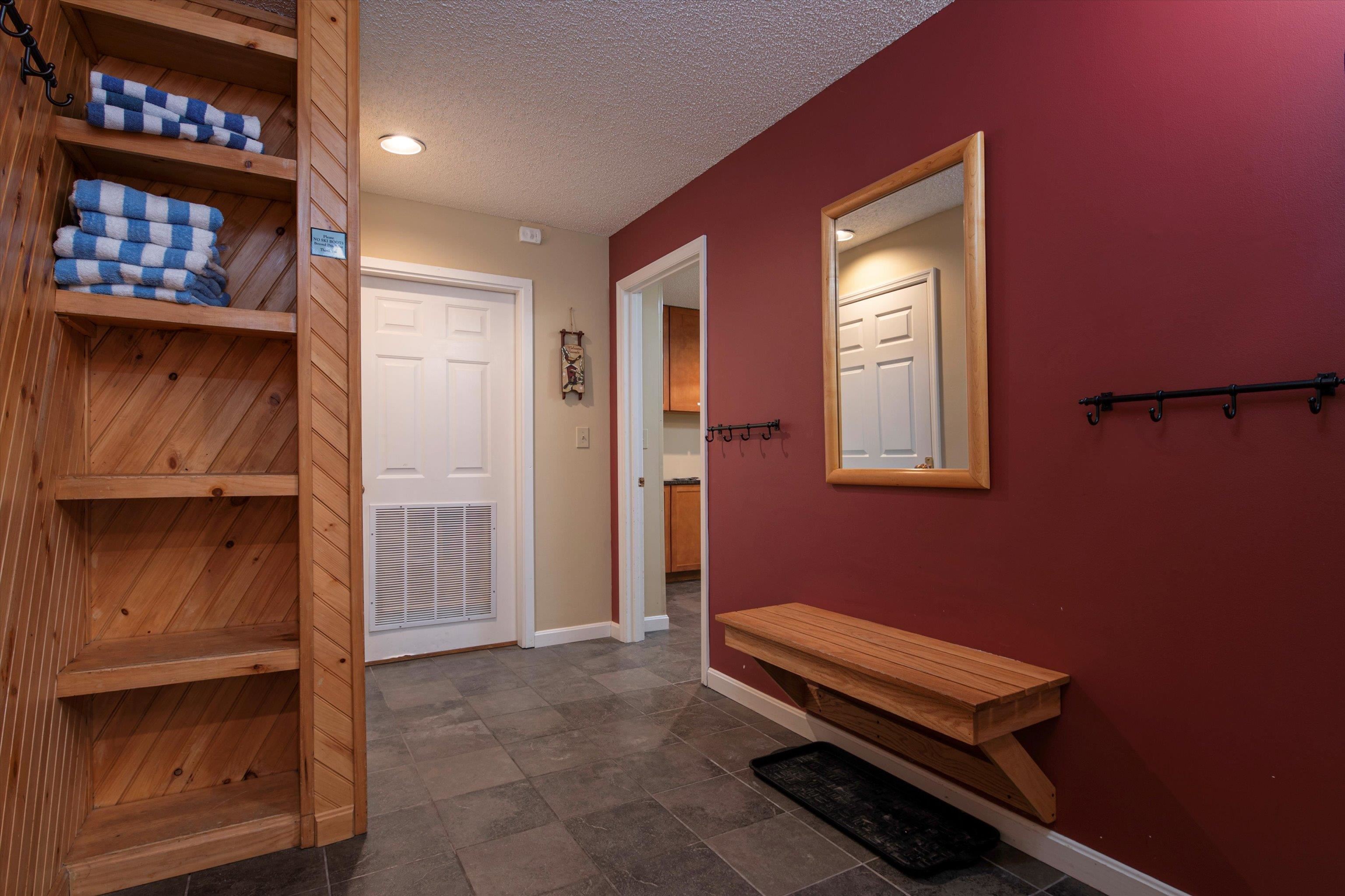 81 White Loop Unit: F102