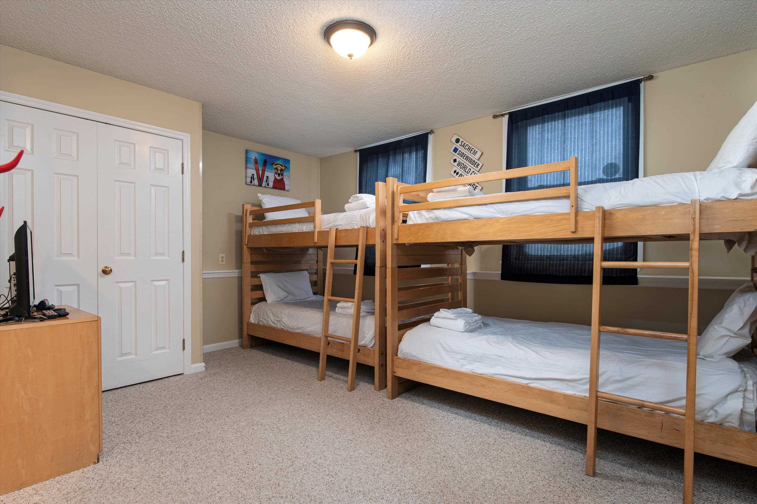 81 White Loop Unit: F102