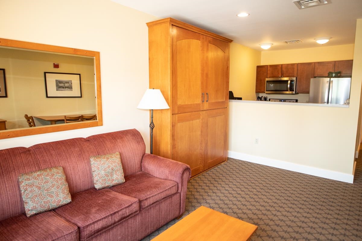 368/370 Qtr. I V Jackson Gore Inn