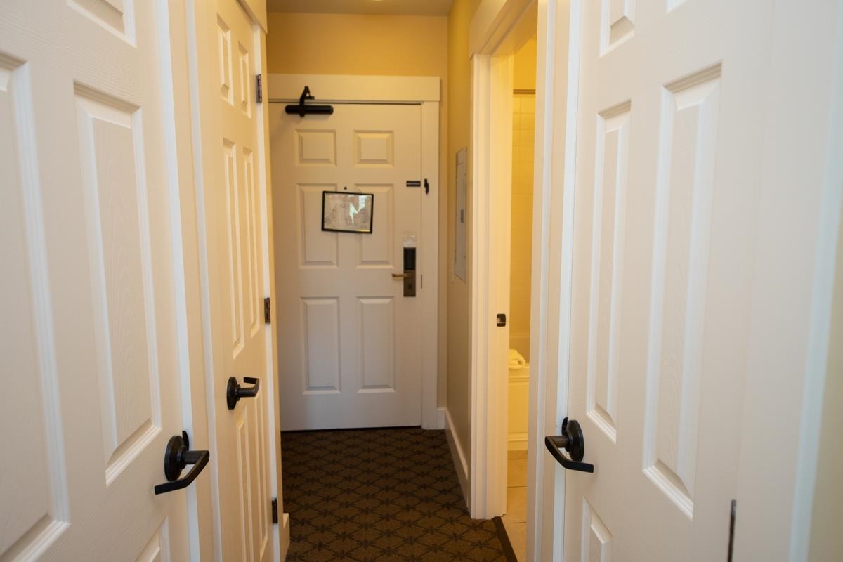 368/370 Qtr. I V Jackson Gore Inn