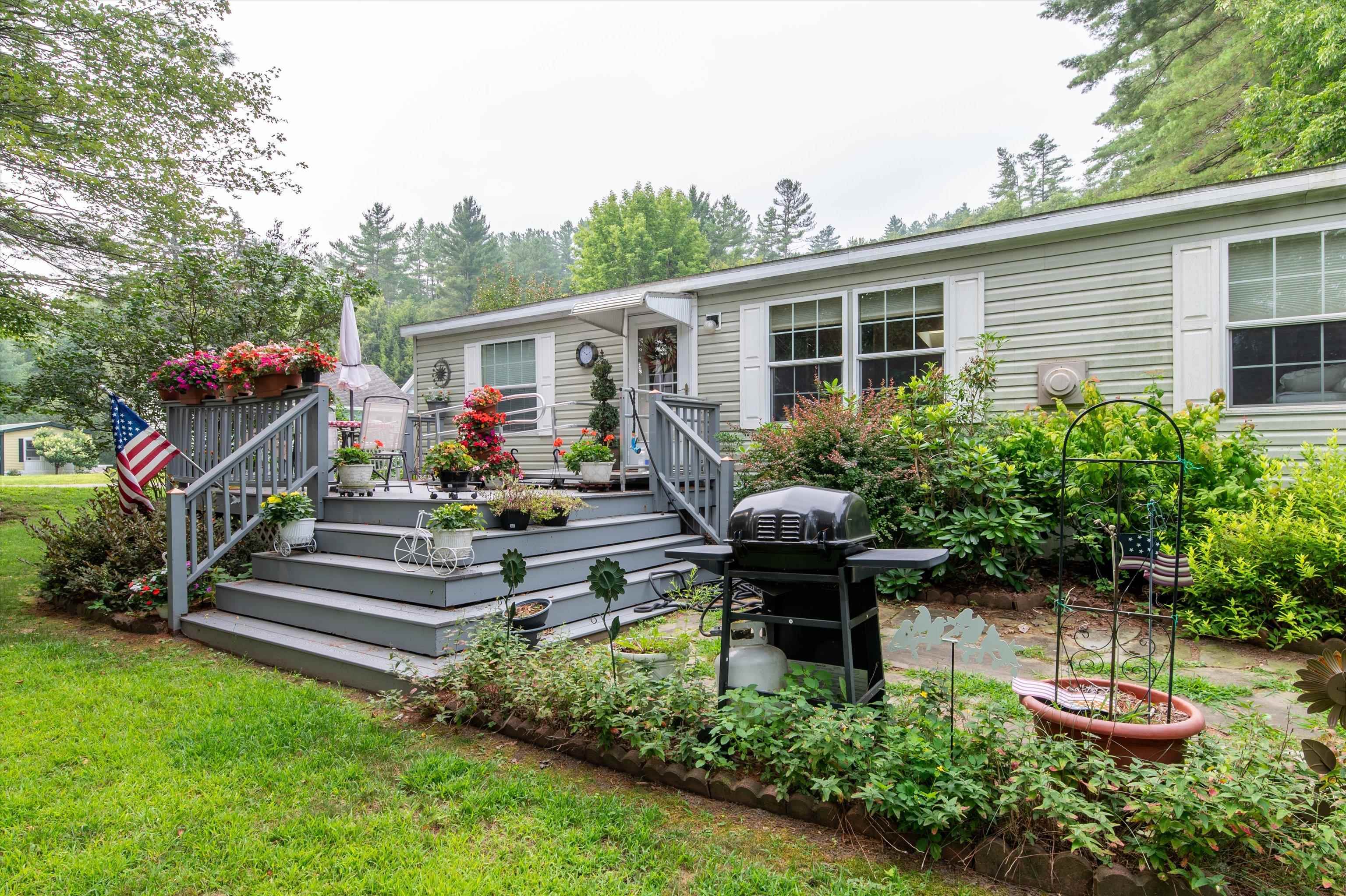 10 Stryhas Trailer Court