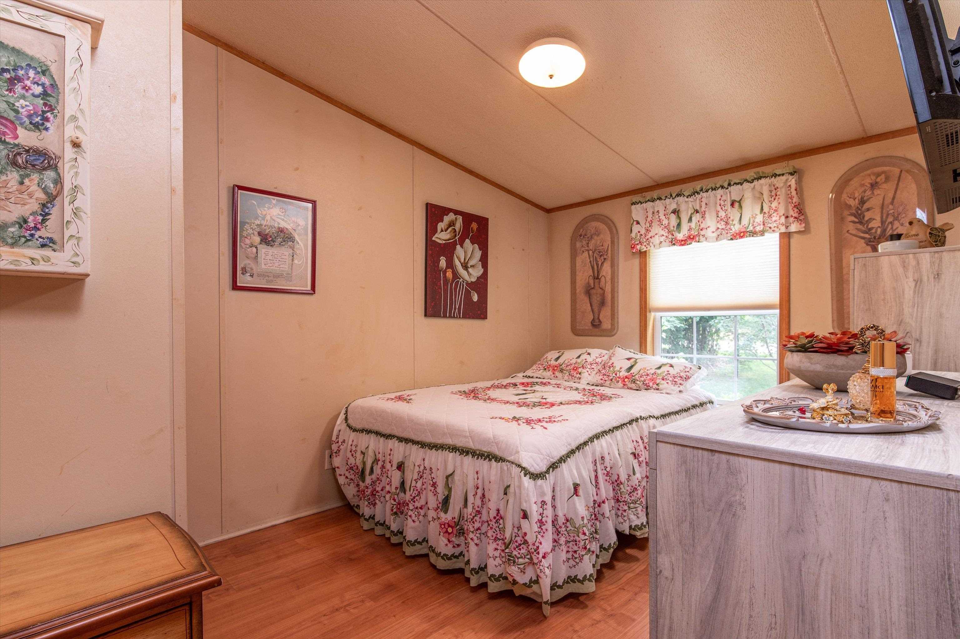 10 Stryhas Trailer Court