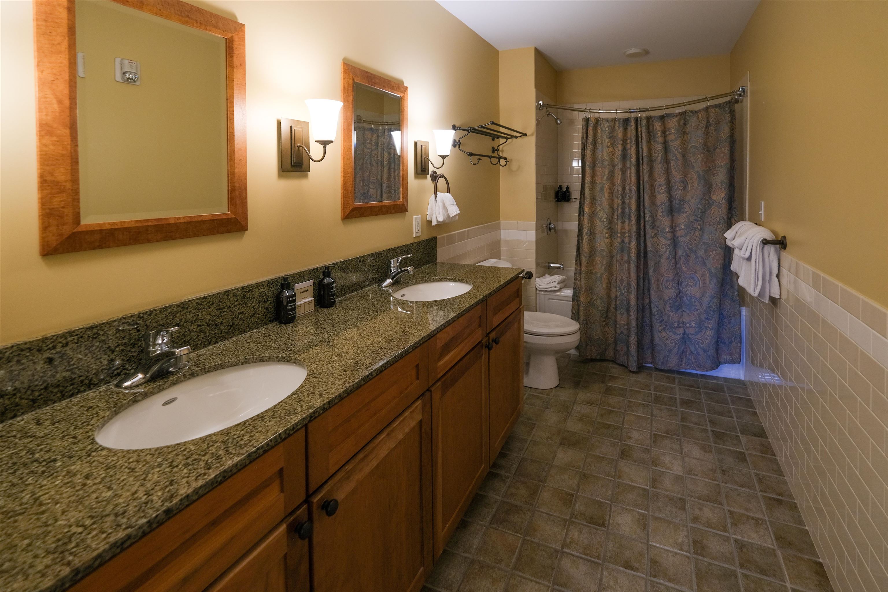 606/608 QII Jackson Gore Adams House Unit: 606/608 QII
